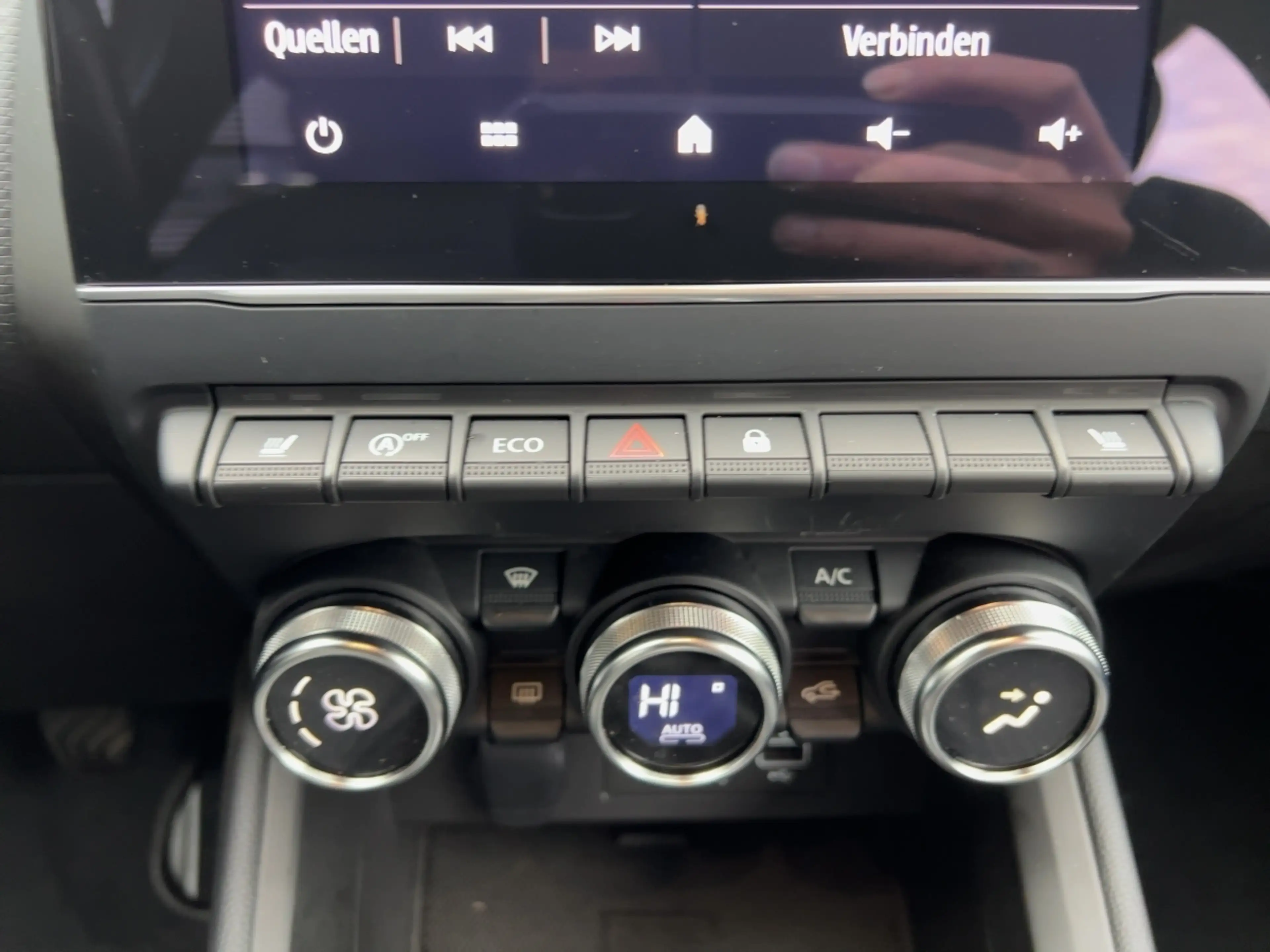 Renault Clio 1.3 TCe 140 Intens — photo 13
