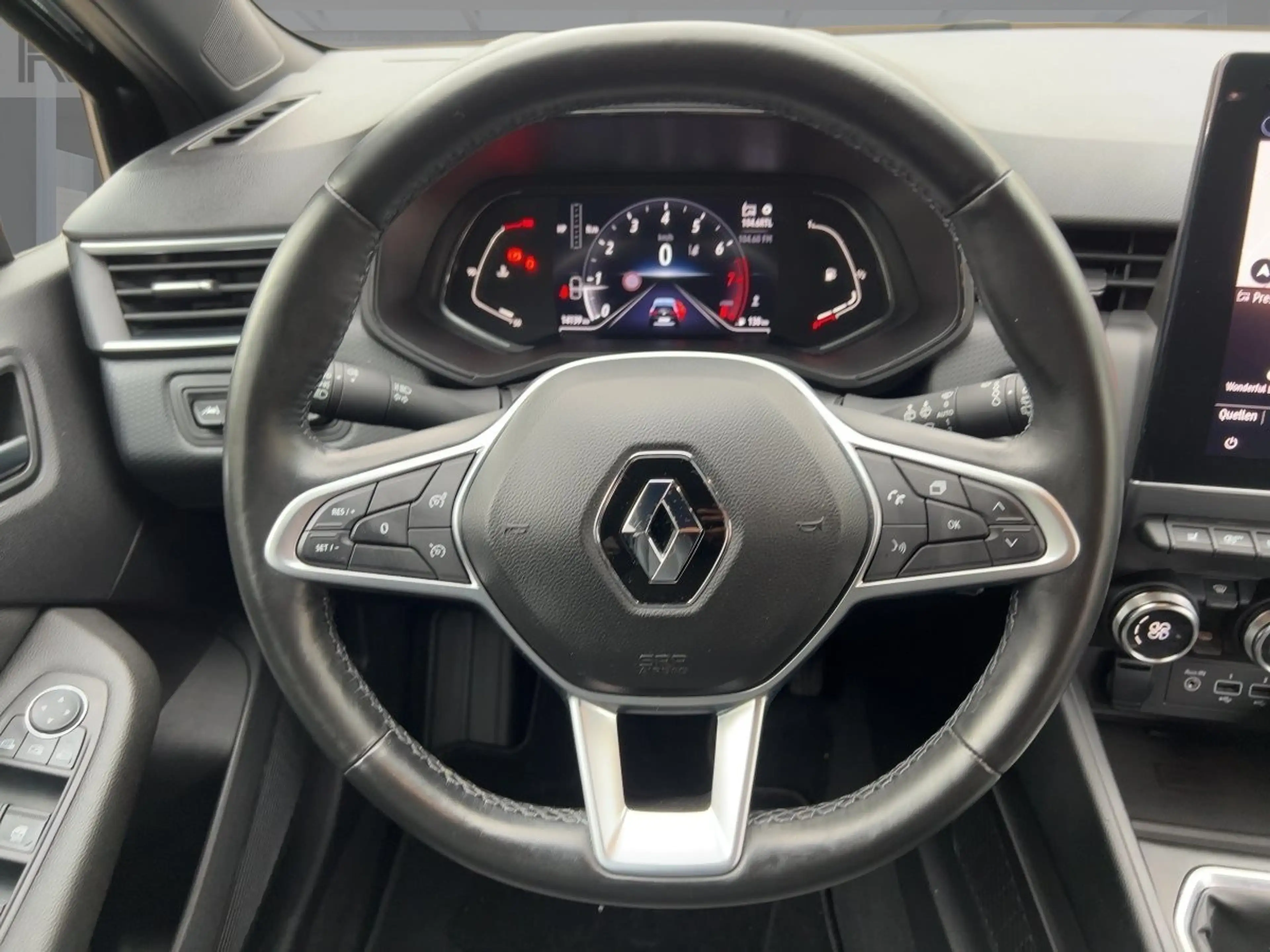 Renault Clio 1.3 TCe 140 Intens — photo 11