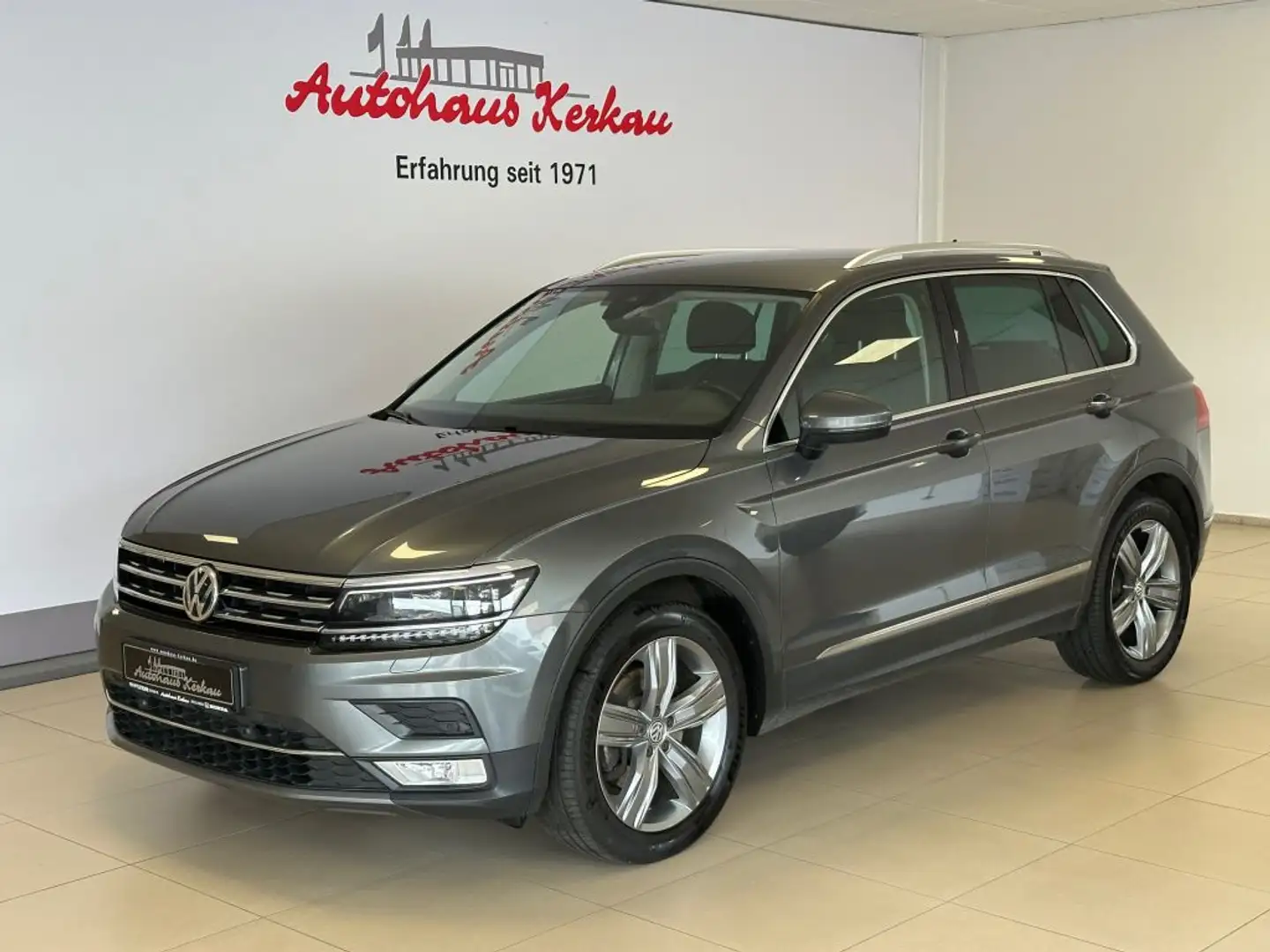 Volkswagen Tiguan 2.0 TDI SCR 4Motion DSG Highline +AHK+ Grau - 1