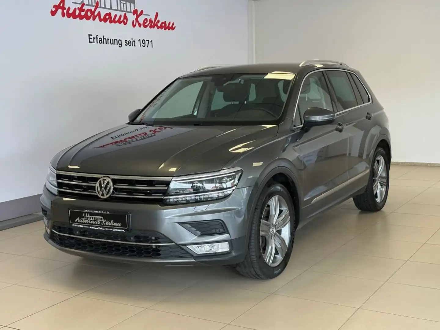 Volkswagen Tiguan 2.0 TDI SCR 4Motion DSG Highline +AHK+ Grau - 2