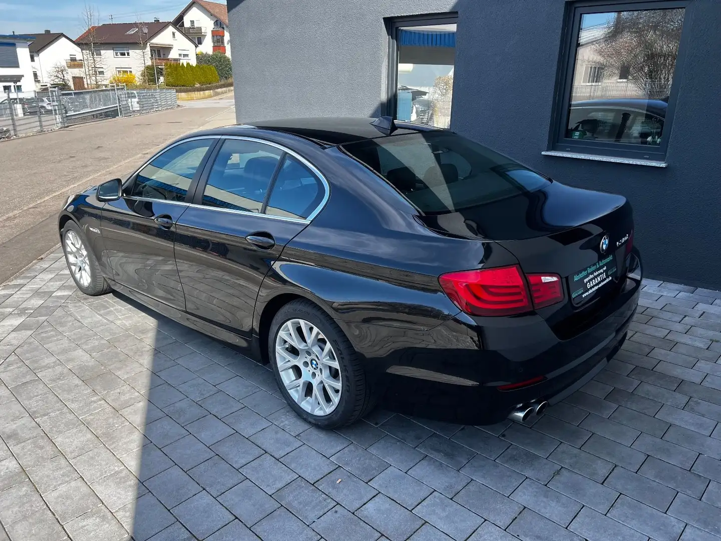 BMW 530 5 Lim. 530 d Automatik/1.Hand Schwarz - 2