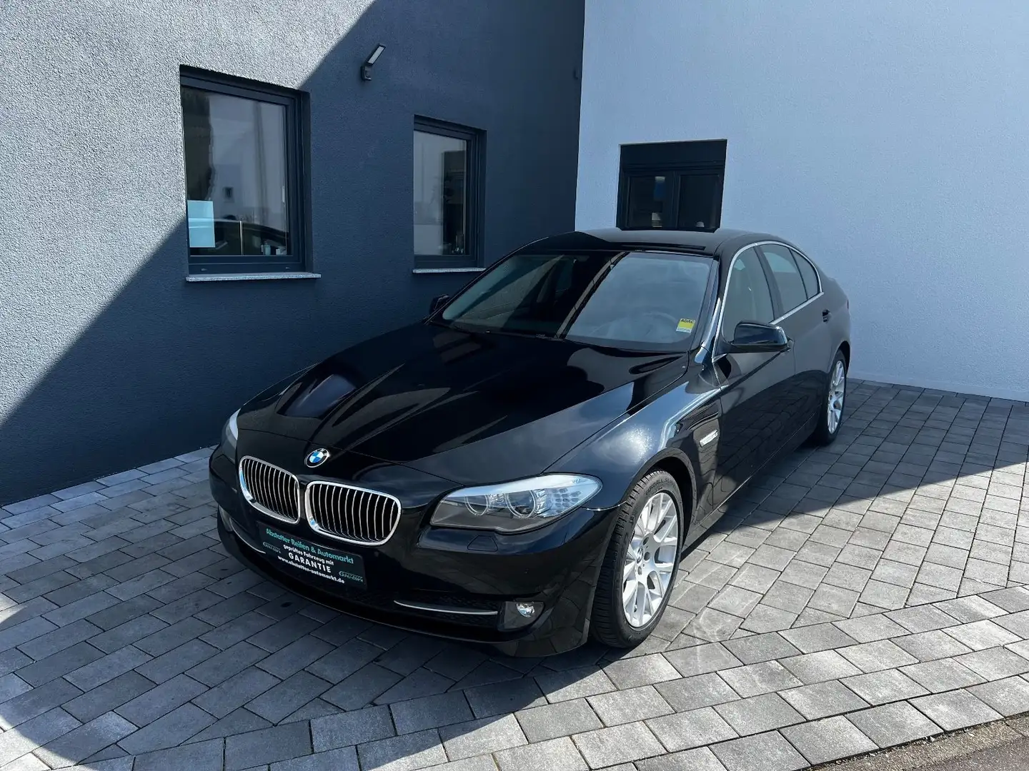 BMW 530 5 Lim. 530 d Automatik/1.Hand Schwarz - 1