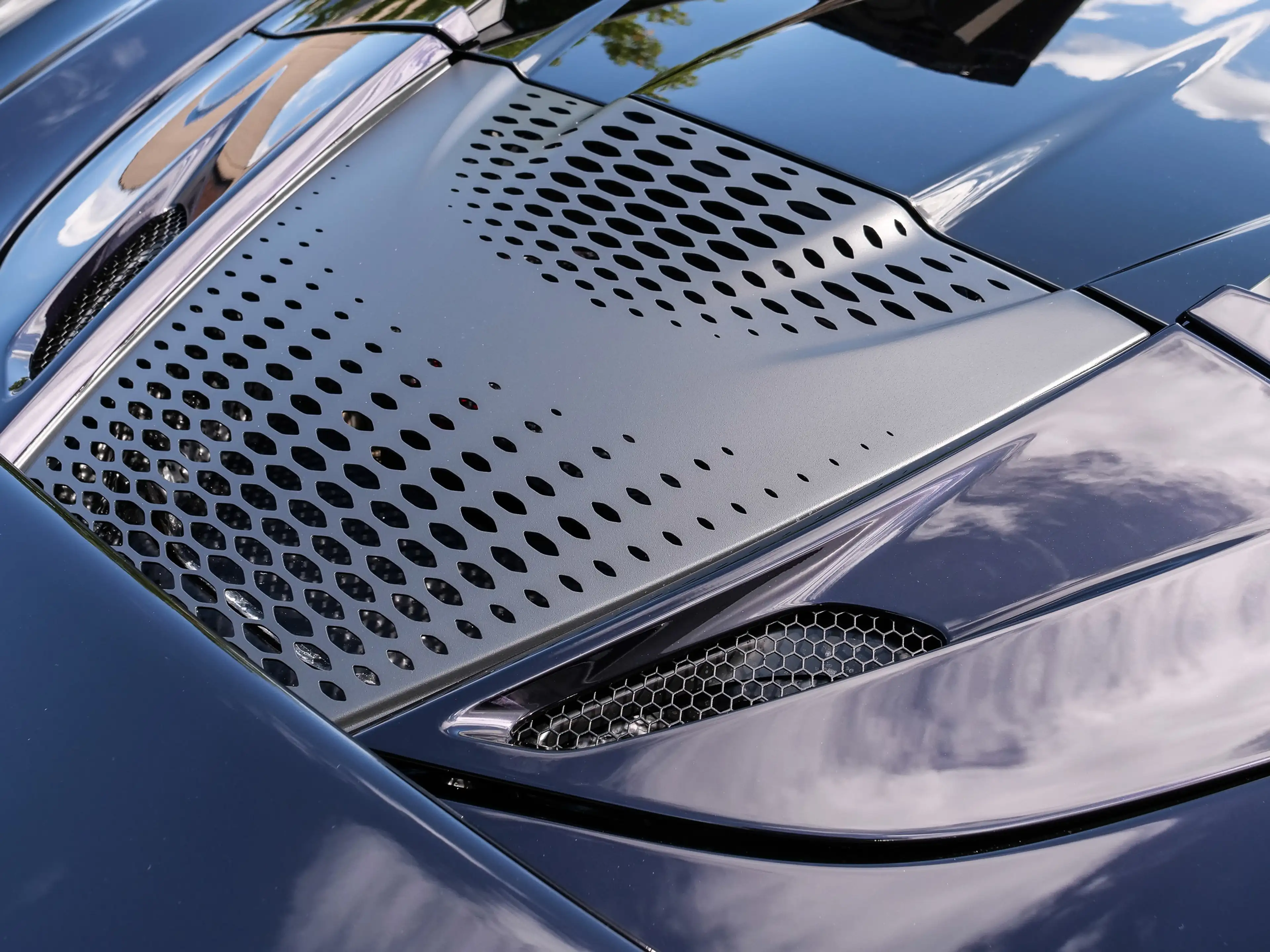 McLaren 750S Spider MSO Paint,Black Pack, B&W Sound, Lift — photo 11