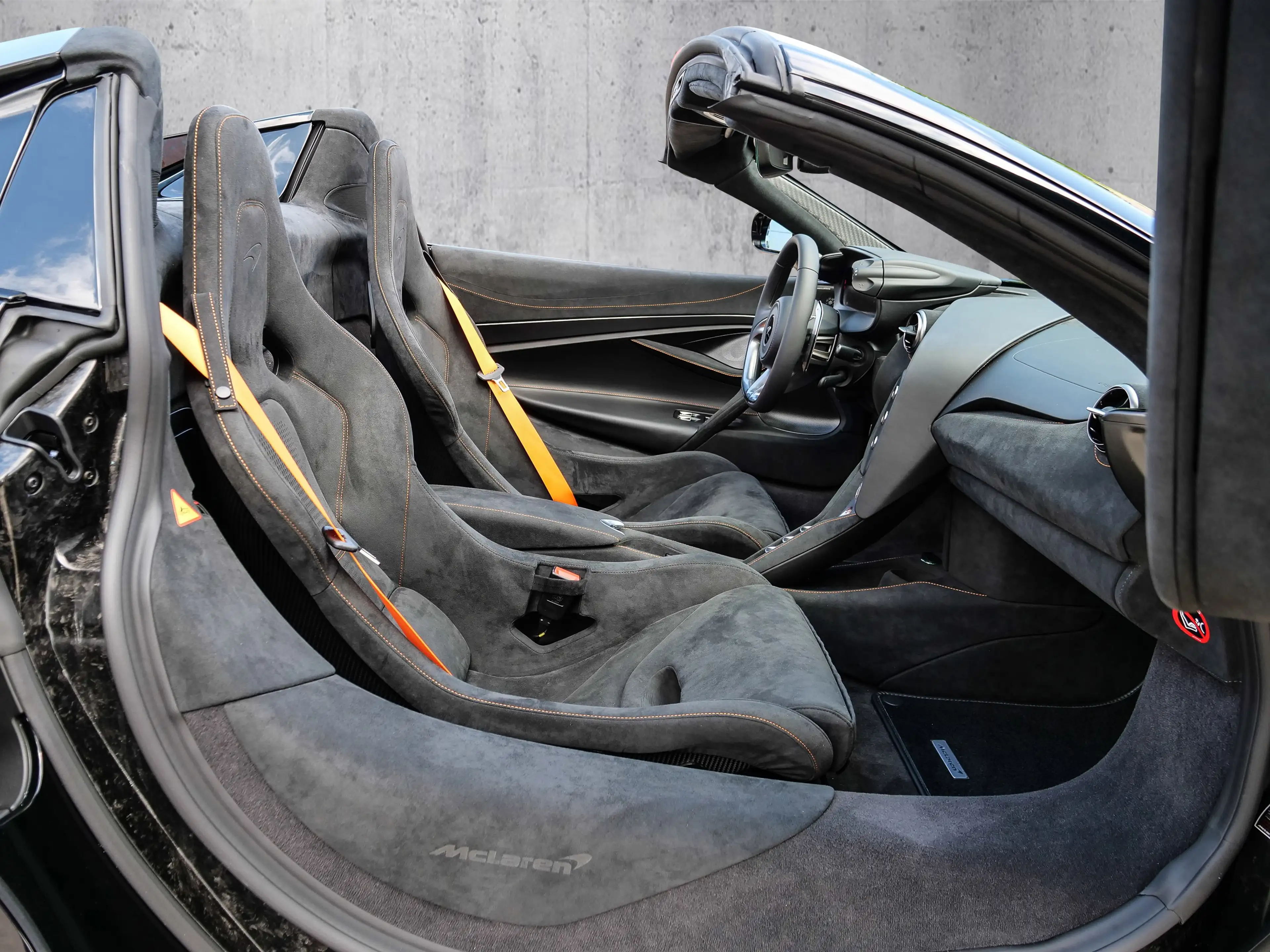 McLaren 750S Spider MSO Paint,Black Pack, B&W Sound, Lift — photo 6