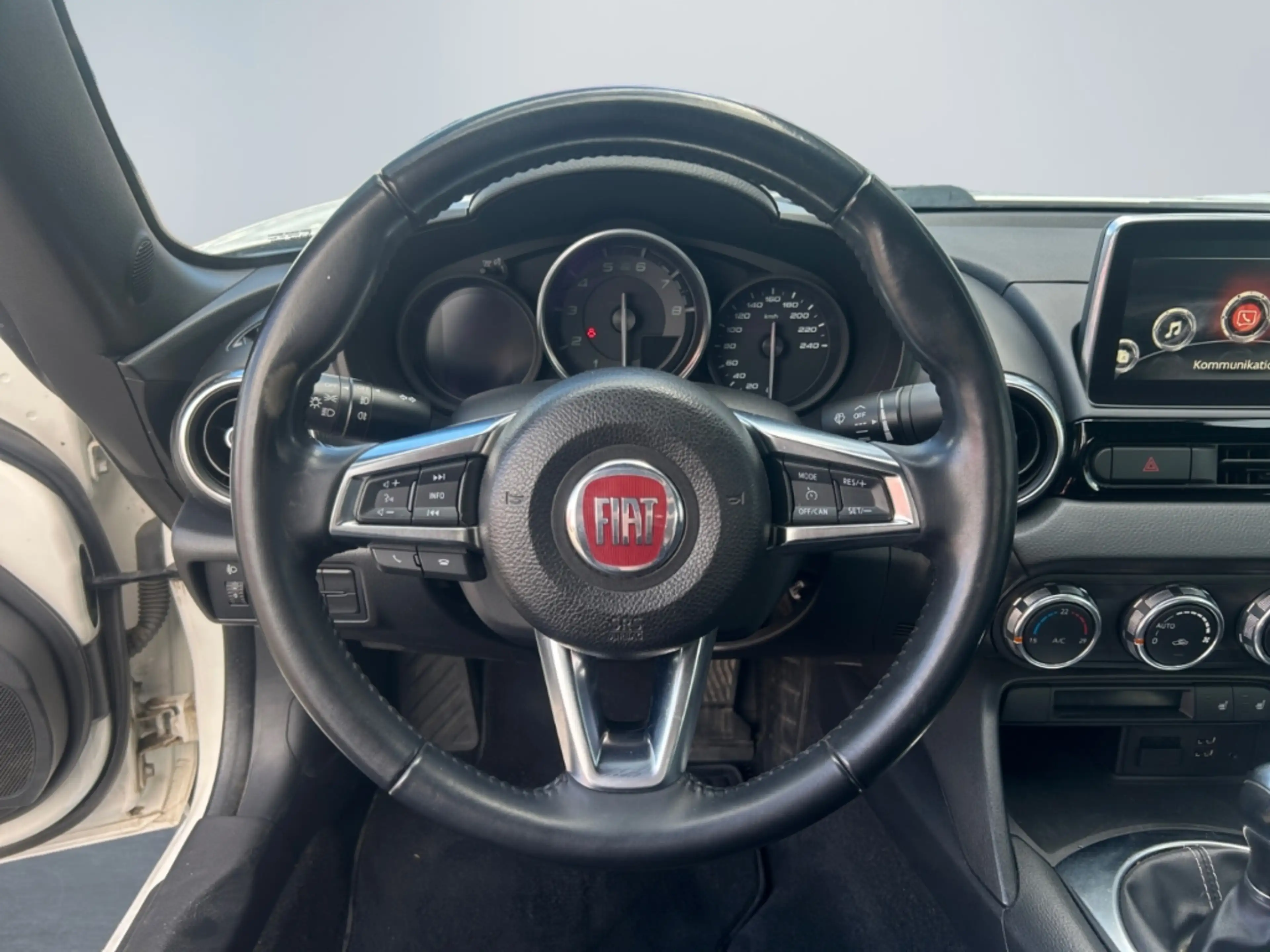 Fiat 124 Spider Lusso 1.4 MultiAir Turbo Navi Soundsystem Bose Kli — photo 12