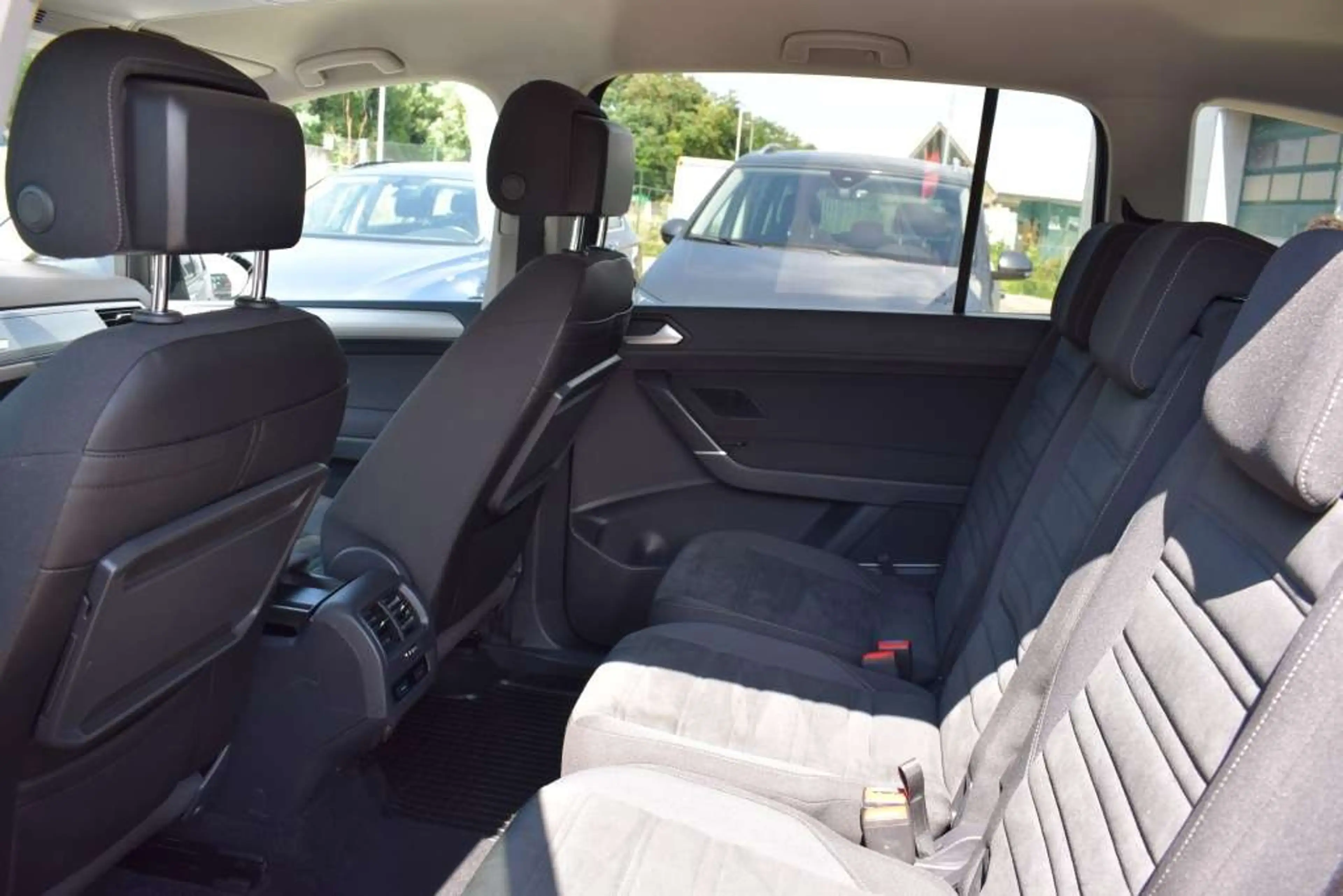 Volkswagen Touran Comfortline 1,6 SCR TDI — photo 11