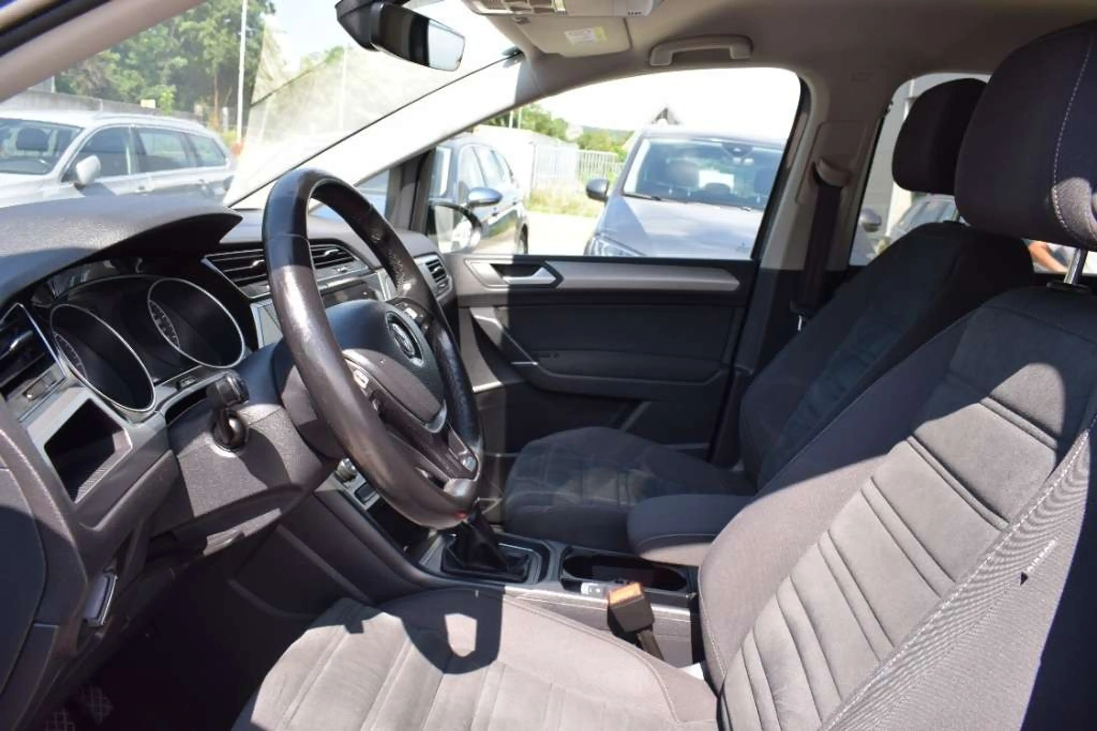 Volkswagen Touran Comfortline 1,6 SCR TDI — photo 10