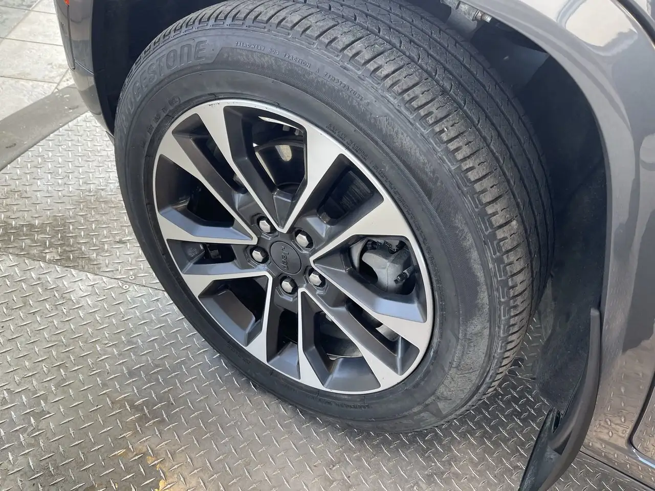Jeep Grand Cherokee снимка Jeep Grand Cherokee