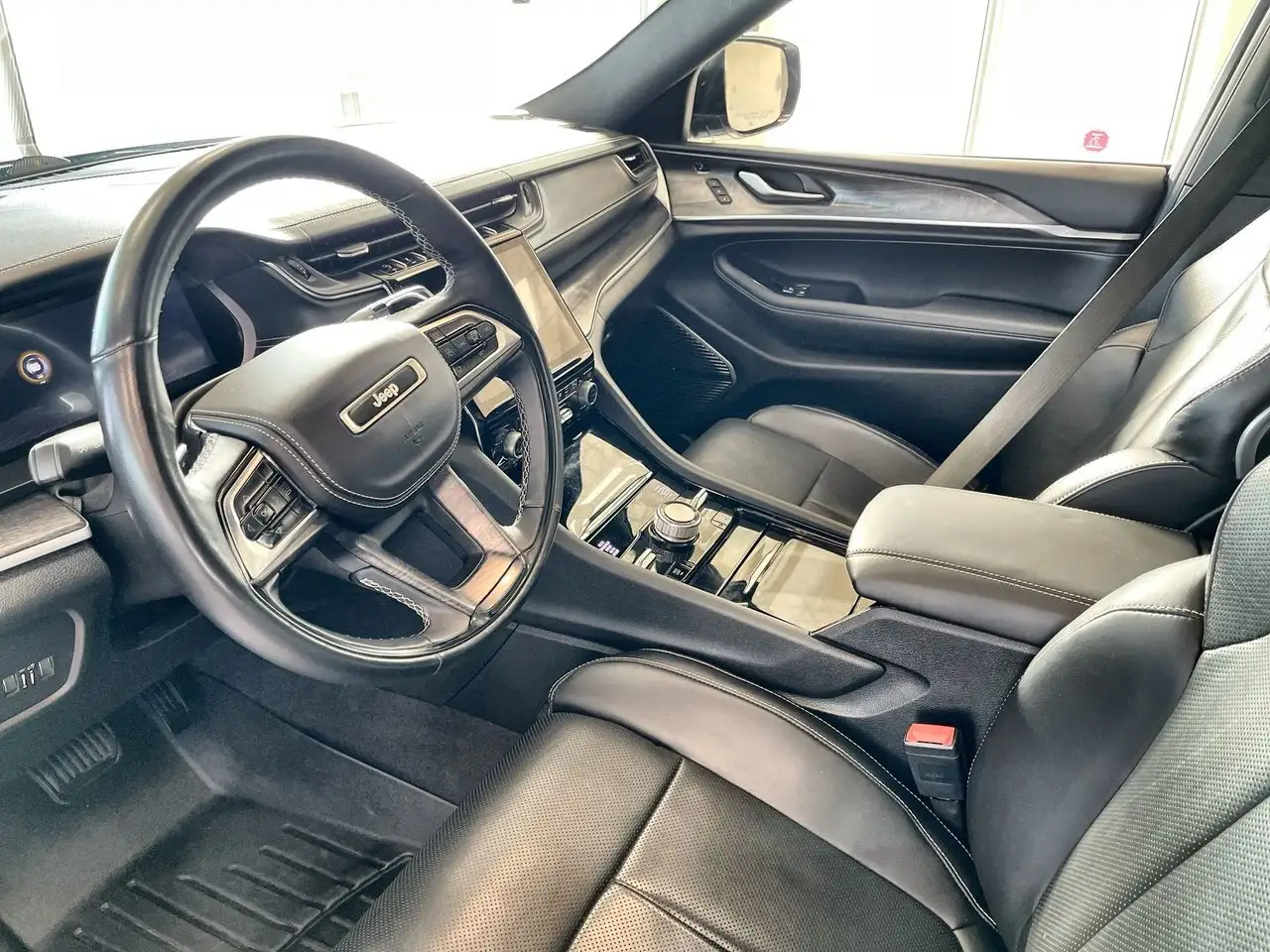 Jeep Grand Cherokee снимка Jeep Grand Cherokee