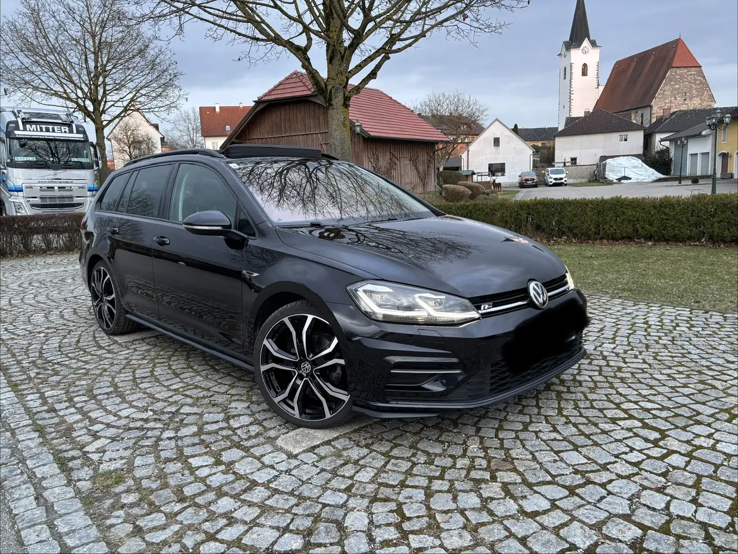 Volkswagen Golf Variant R-Line Schwarz - 1