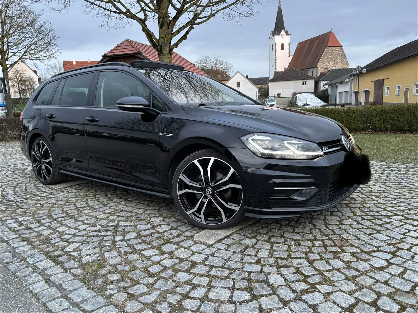 Volkswagen Golf Variant R-Line Schwarz - 2