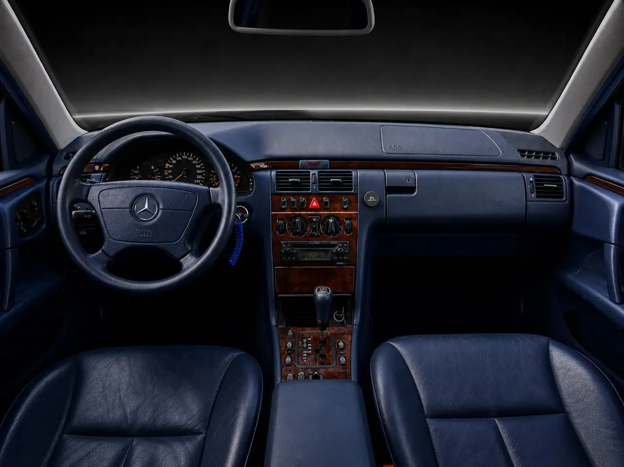 Mercedes-Benz E 240 E-Klasse Elegance/2xPDC/SHZ/LEDAR/KLIMA/AUTOMATIK, foto 8