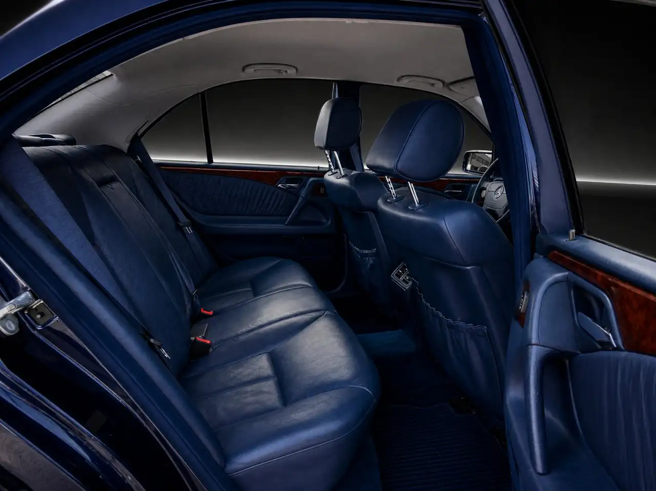 Mercedes-Benz E 240 E-Klasse Elegance/2xPDC/SHZ/LEDAR/KLIMA/AUTOMATIK, foto 12