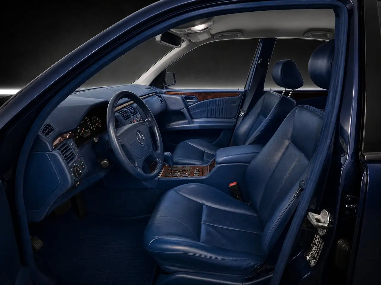 Mercedes-Benz E 240 E-Klasse Elegance/2xPDC/SHZ/LEDAR/KLIMA/AUTOMATIK, foto 6