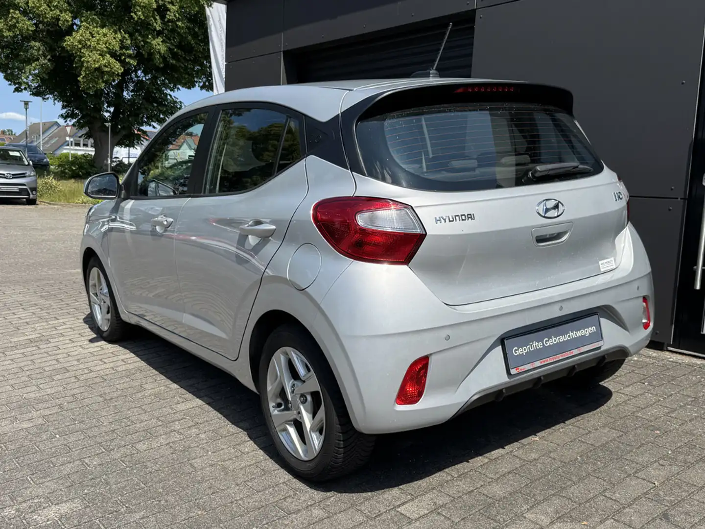 Hyundai i10 1.0 Trend Silber - 2