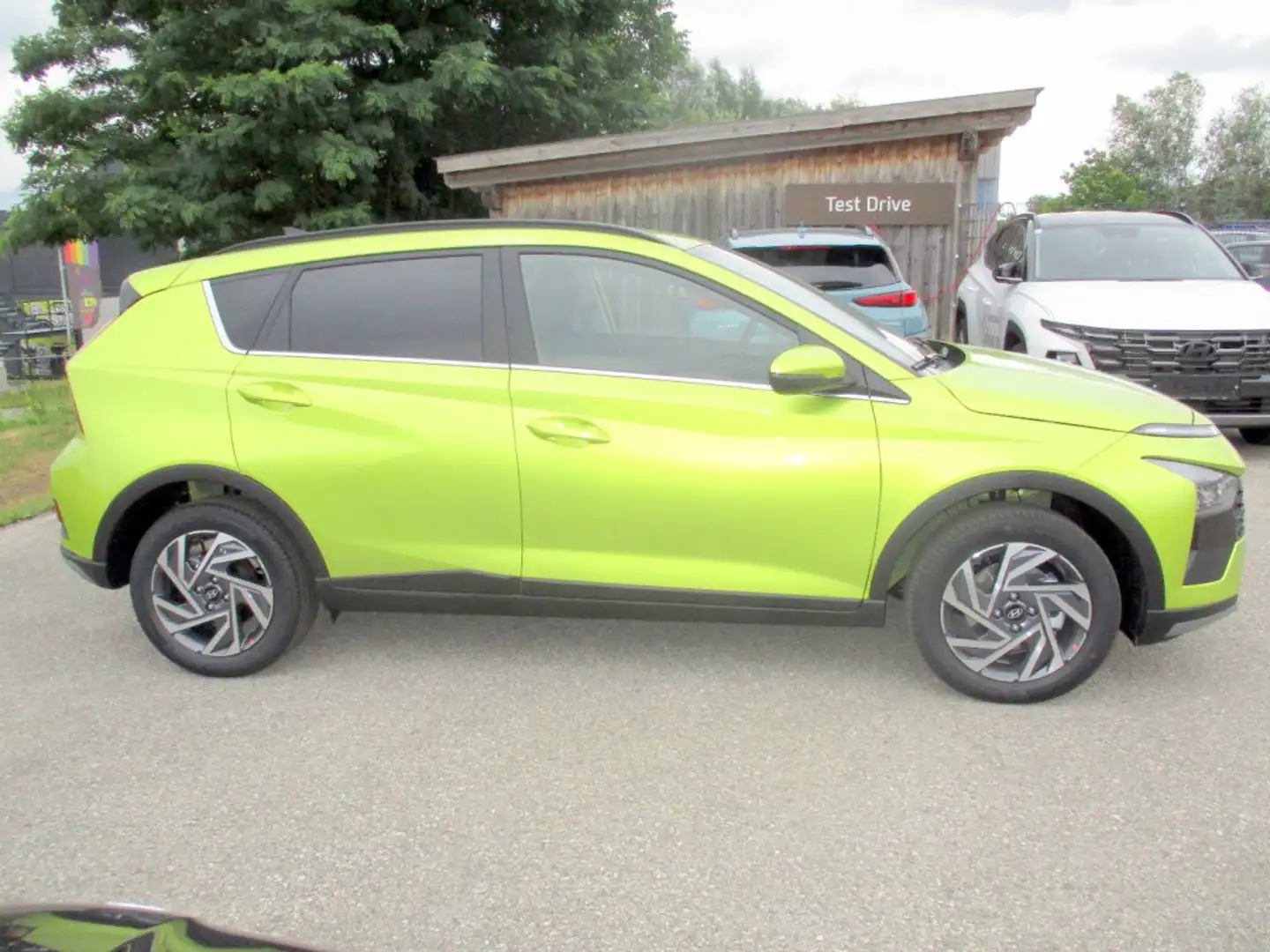 Hyundai BAYON Comfort Line 1.0 T-GDI y6bc1 Grün - 2