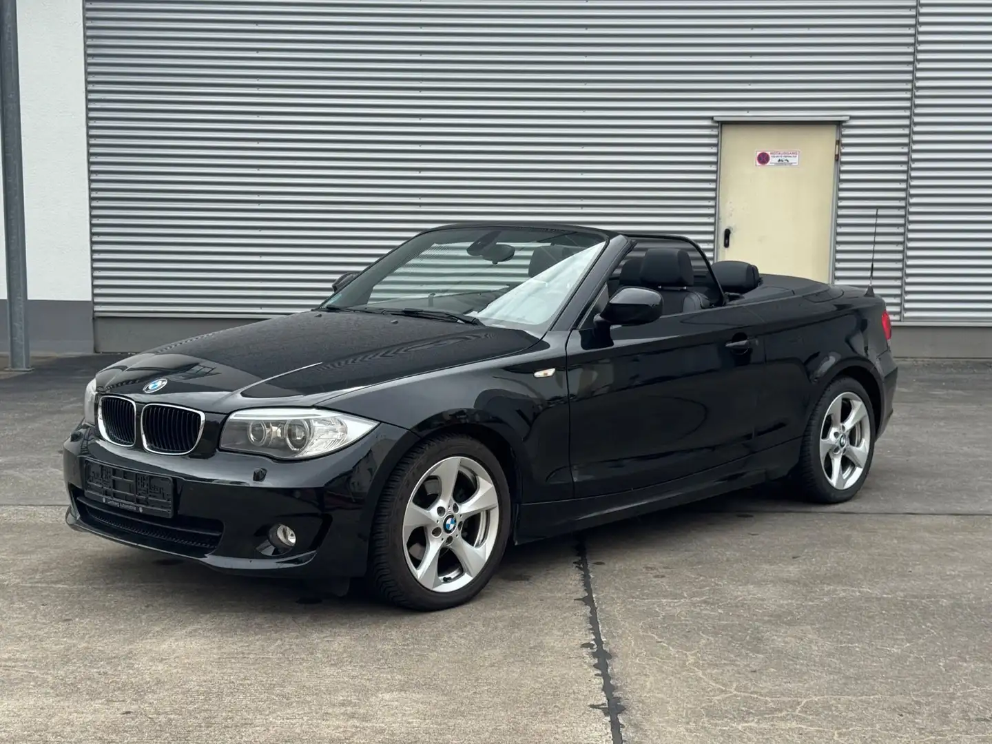BMW 118 1 Cabrio 118i * PDC * NAVI * 49 TKM * TÜV NEU * Noir - 1