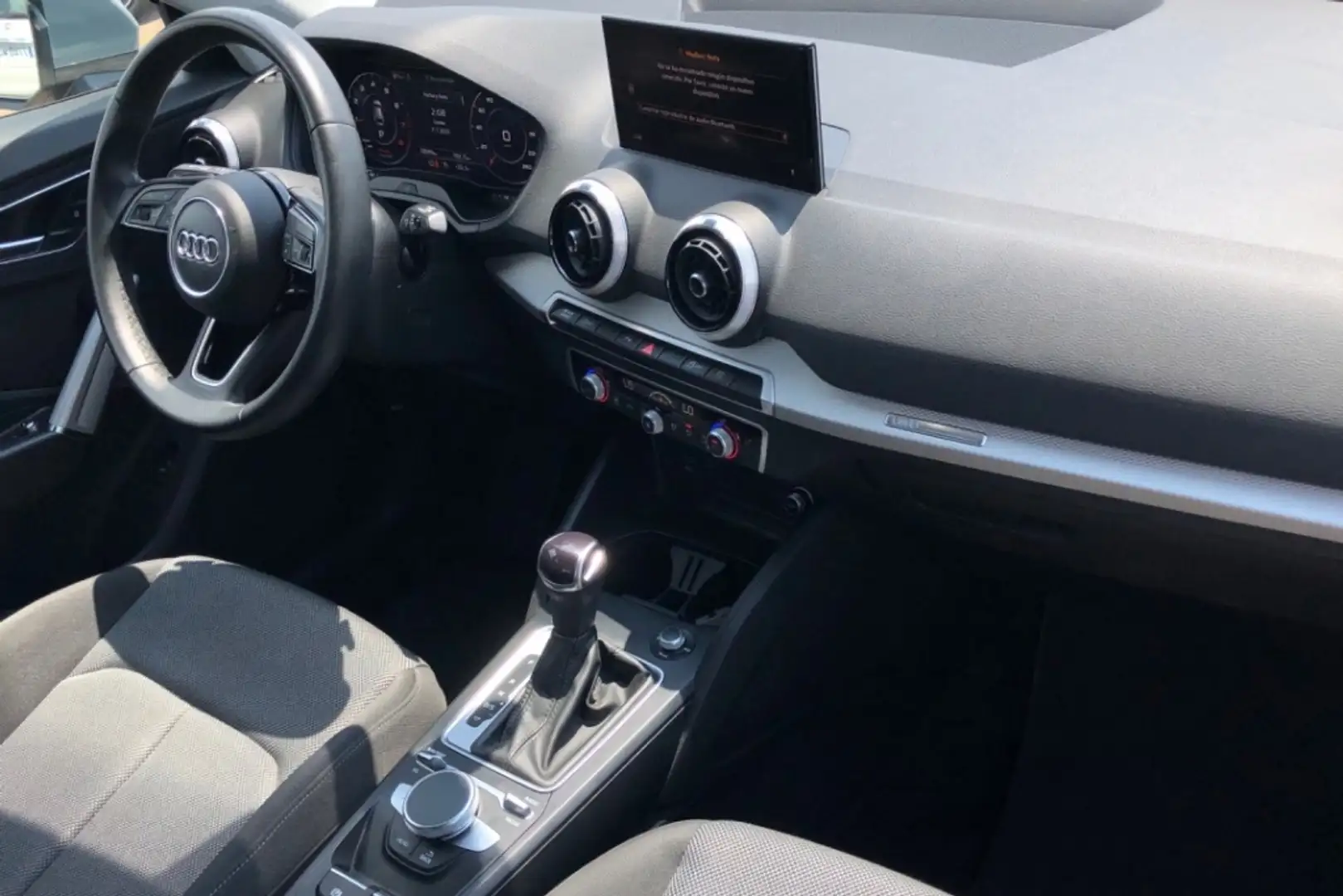 Audi Q2 1.5 35 TFSI S TRONIC S LINE 150 5P Gris - 2