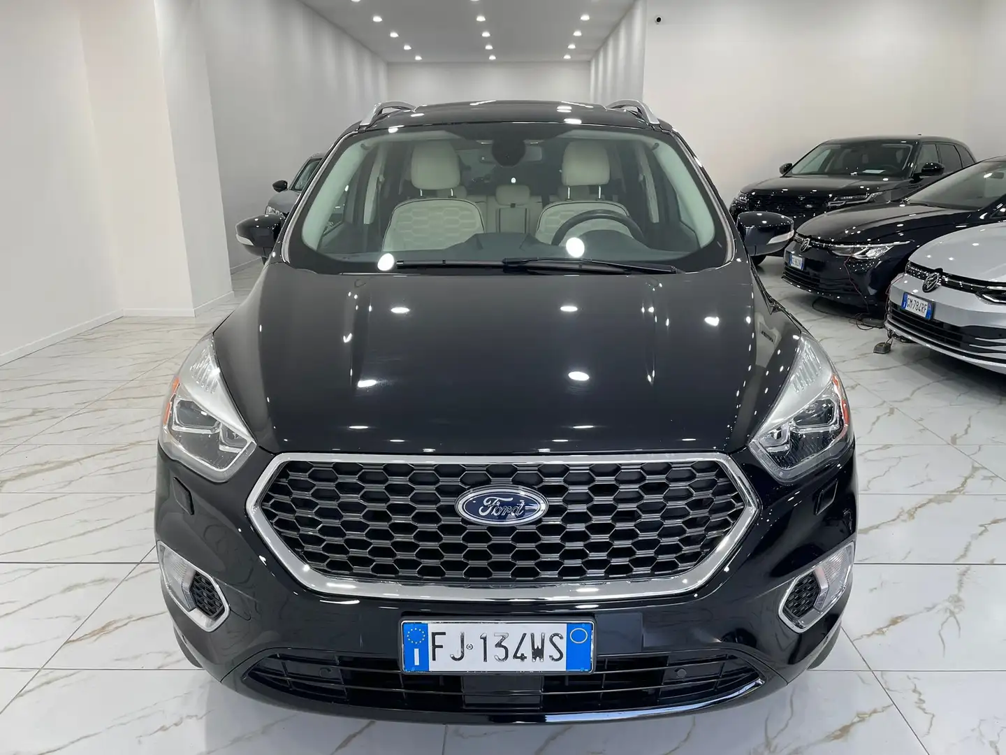 Ford Kuga Kuga II 2017 2.0 tdci Vignale s Zwart - 1