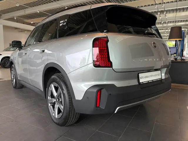 Mini Countryman view 6