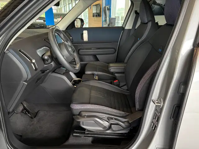 Mini Countryman view 13