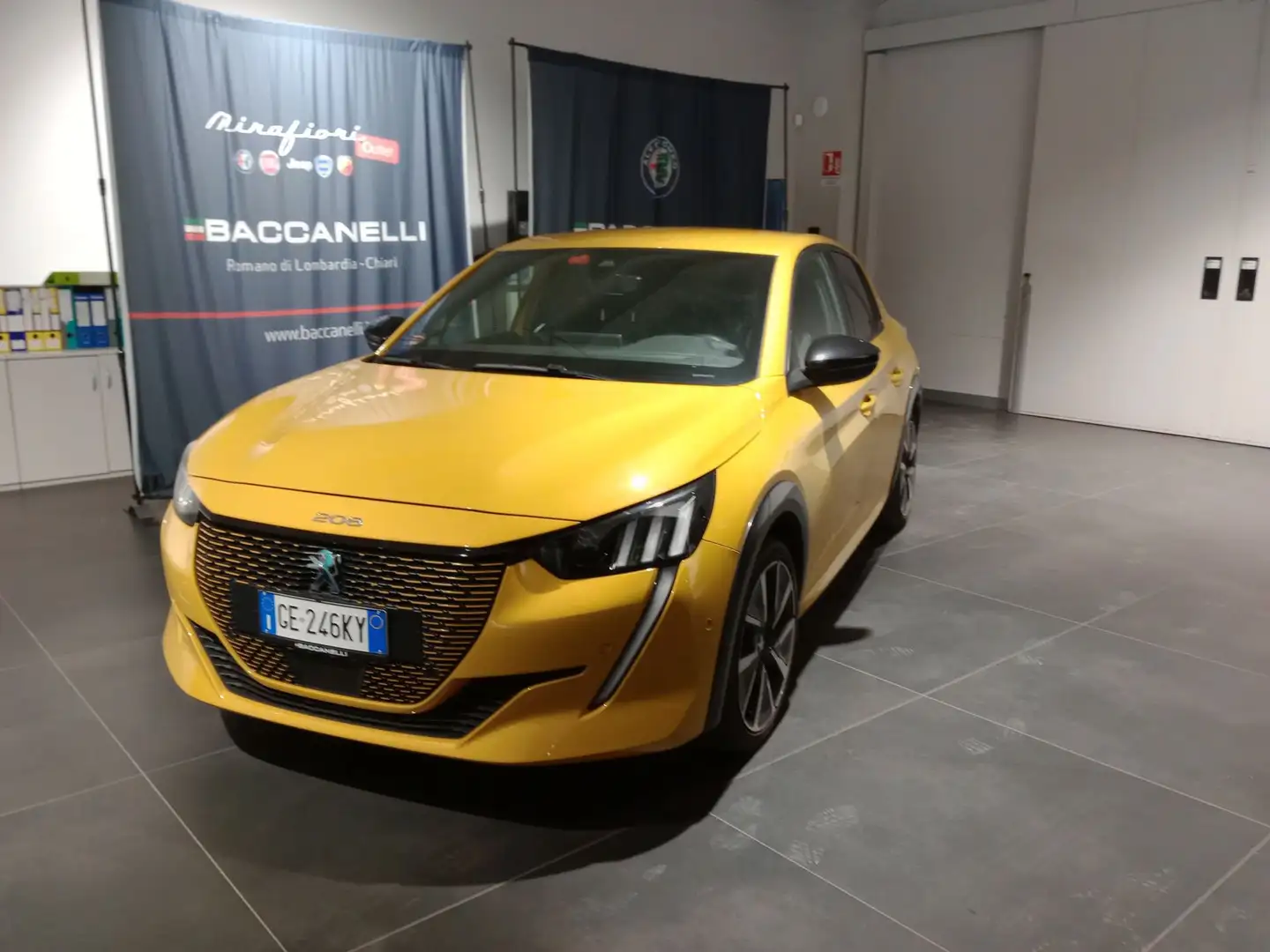 Peugeot 208 208 motore elettrico 136 CV 5 porte GT Geel - 1
