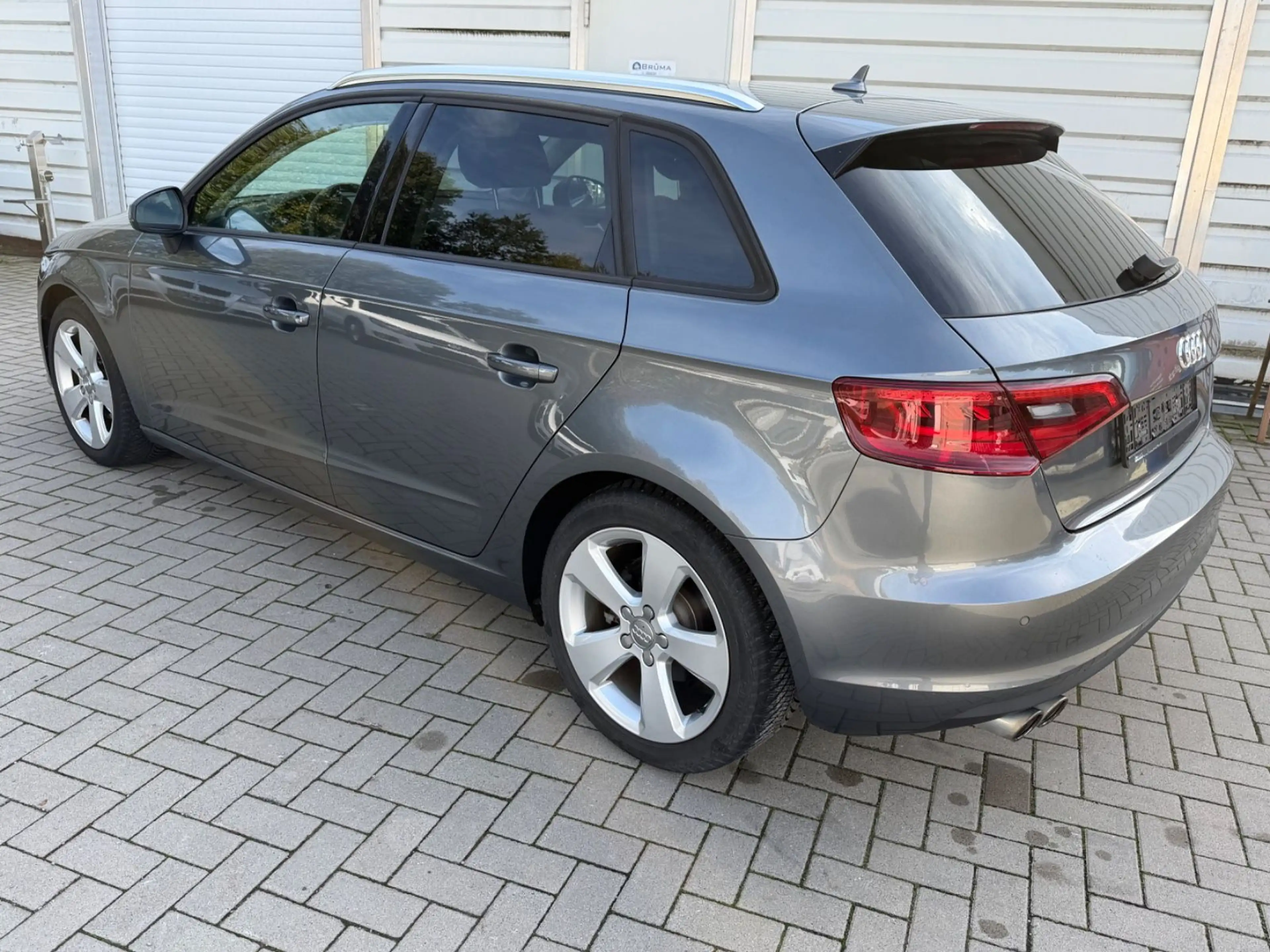 Audi A3 Sportback  Automatik Xenon MMI Sounds. TÜV — photo 2