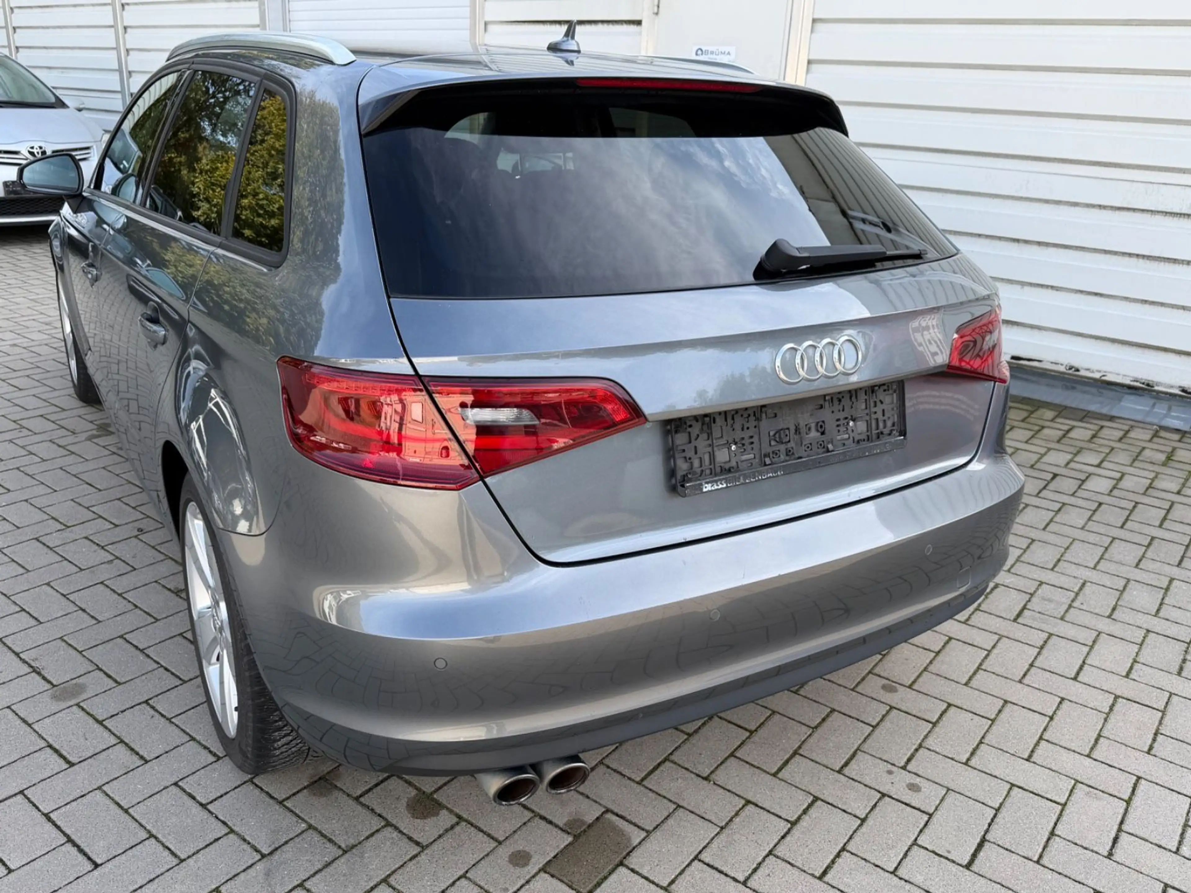 Audi A3 Sportback  Automatik Xenon MMI Sounds. TÜV — photo 3