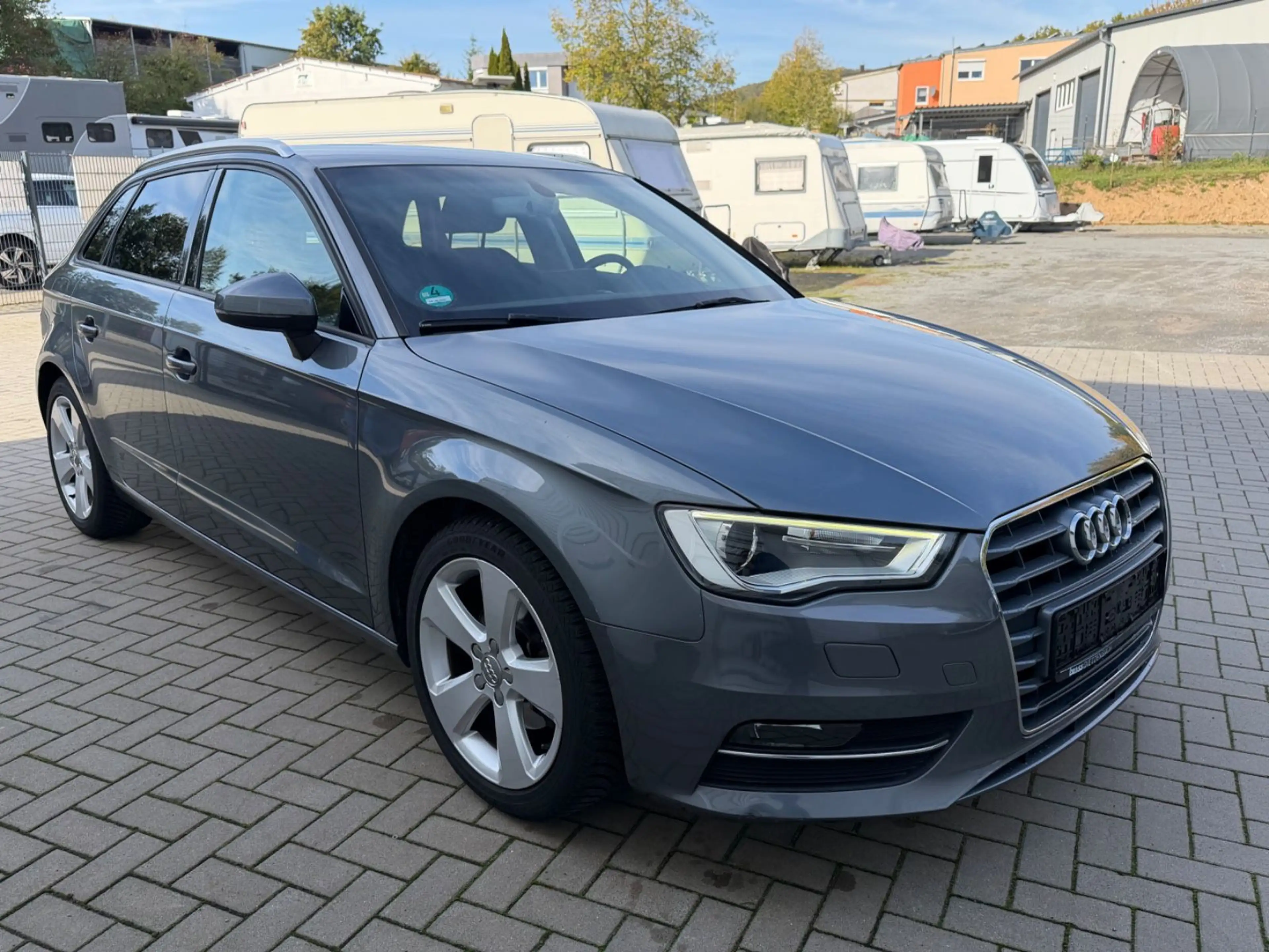 Audi A3 Sportback  Automatik Xenon MMI Sounds. TÜV — photo 5