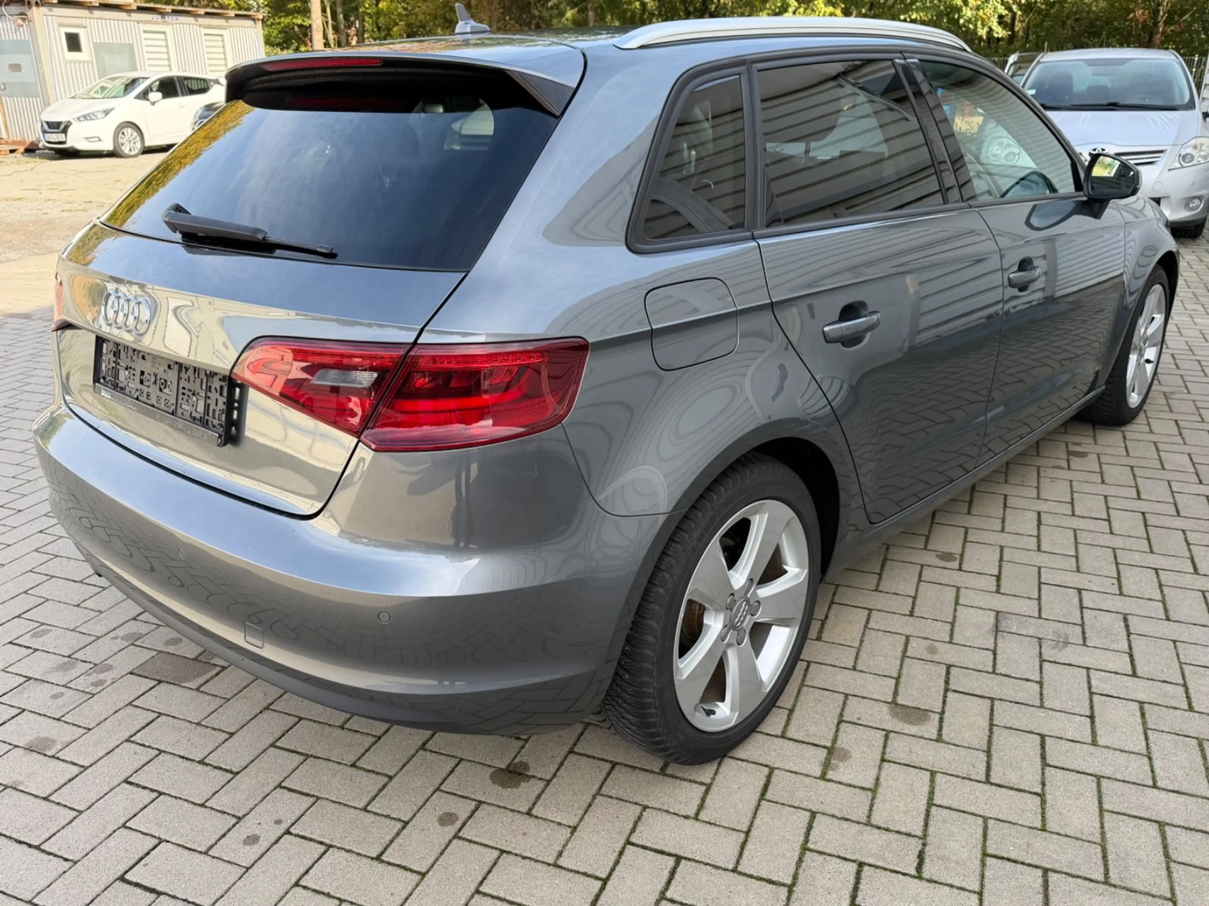 Audi A3 Sportback  Automatik Xenon MMI Sounds. TÜV — photo 4