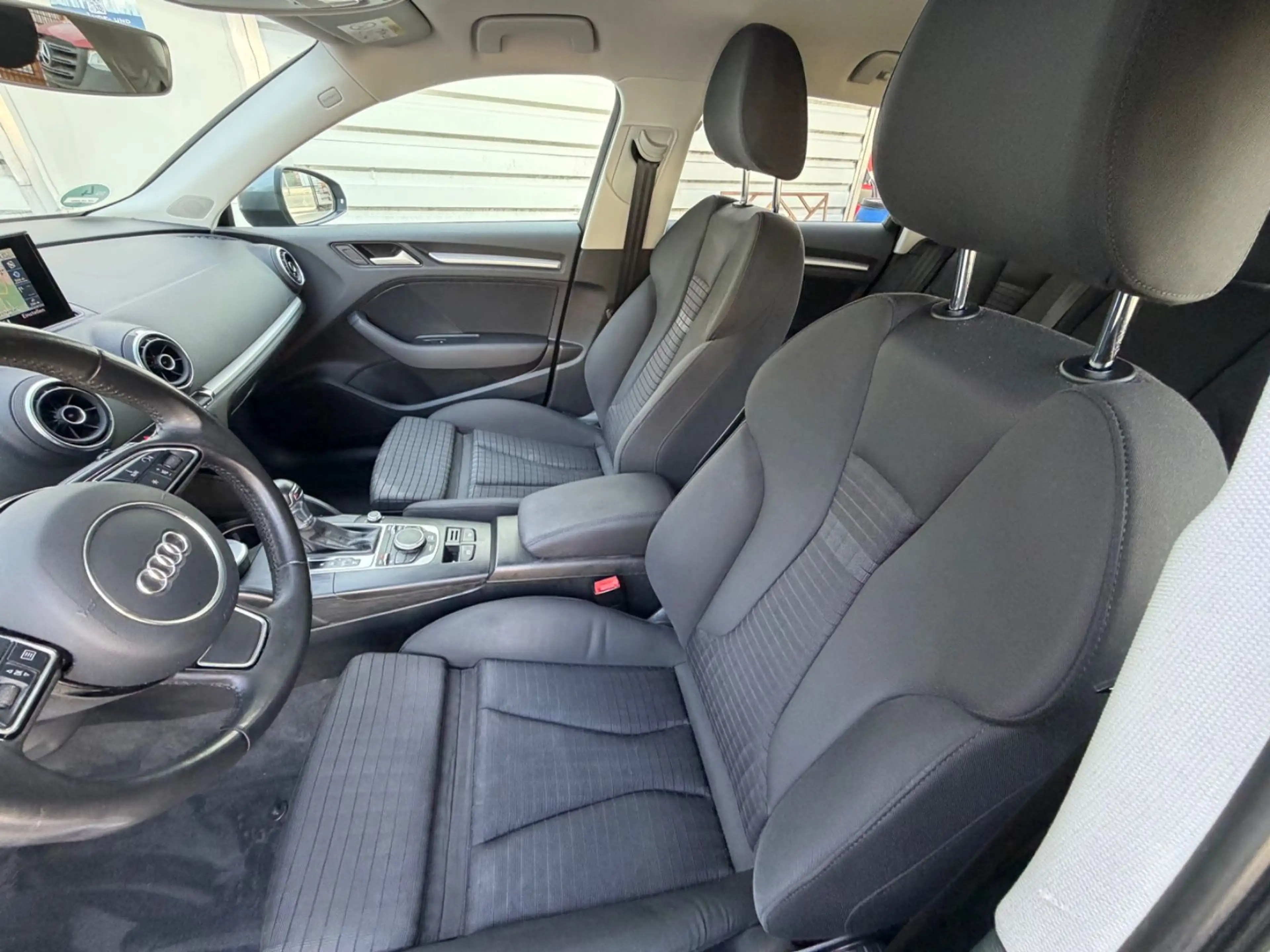 Audi A3 Sportback  Automatik Xenon MMI Sounds. TÜV — photo 10