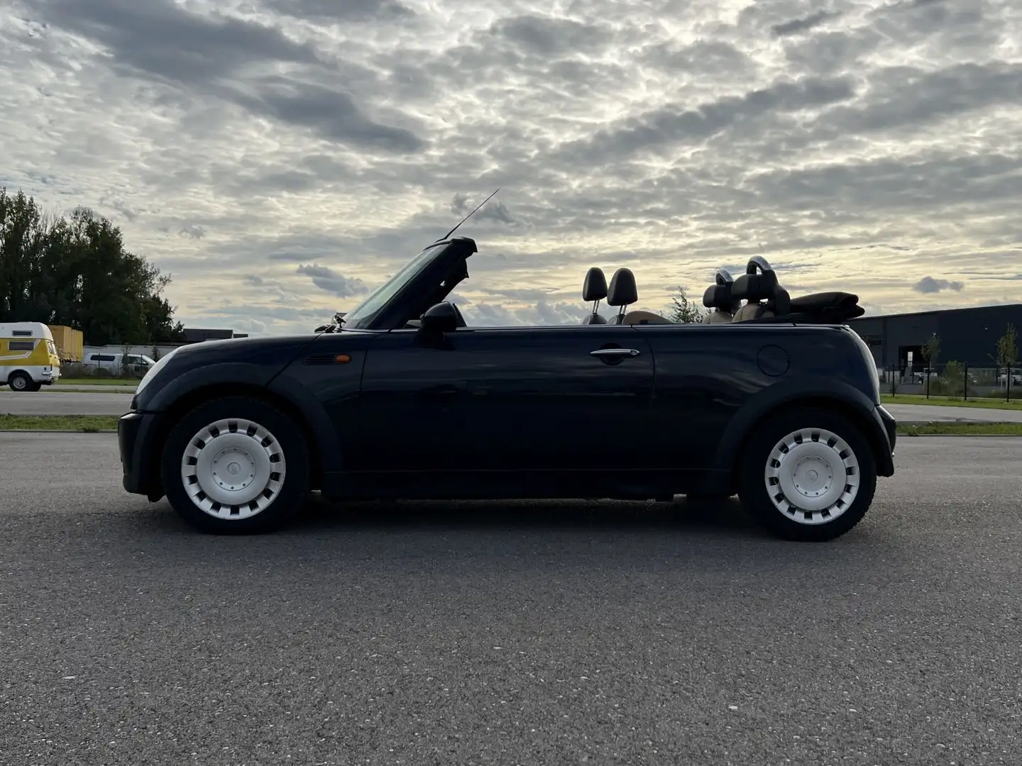 MINI Cooper Cabrio - 2