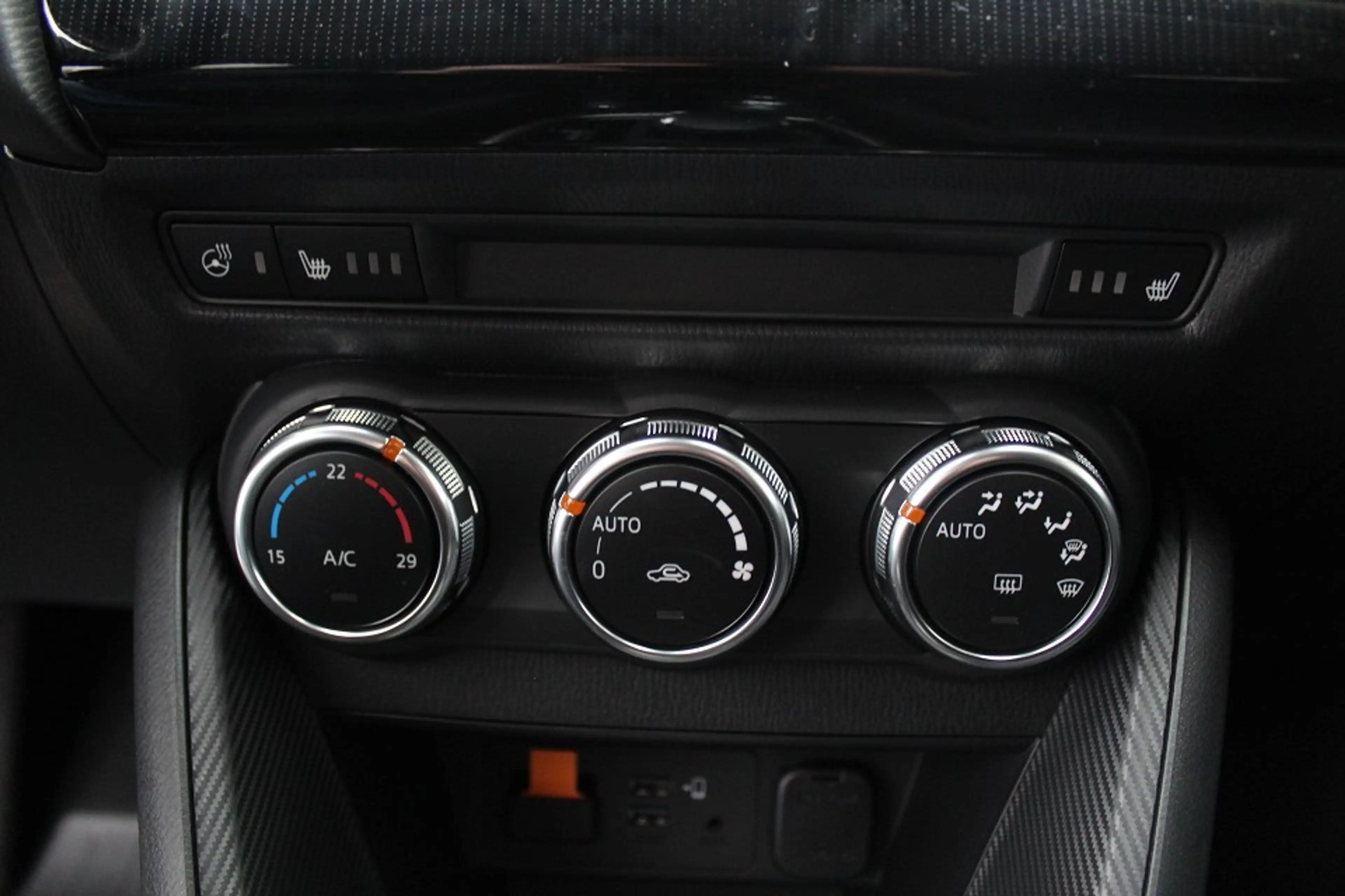 Mazda 2 G-90 AT Homura TOU-P2 LED ACAA EPH SHZ LHZ RFK — photo 14