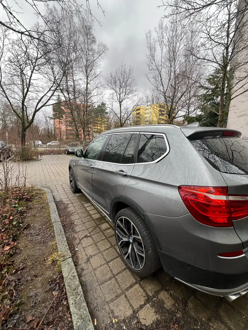 BMW X3 xDrive30d Aut. Grau - 2