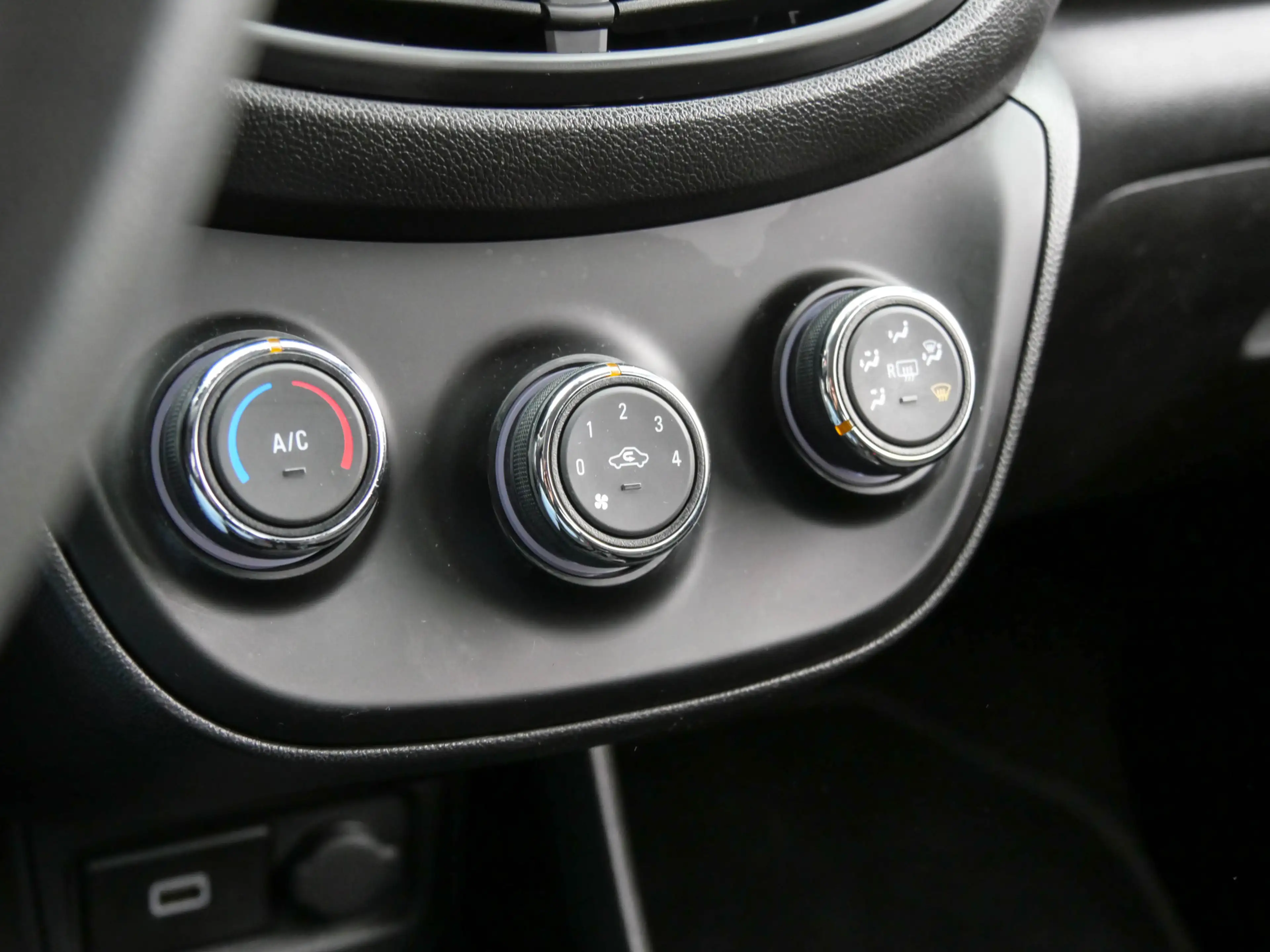 Opel Karl 1.0 ecoFLEX 120 Jaar Edition | AIRCO | CRUISE CONT — photo 8