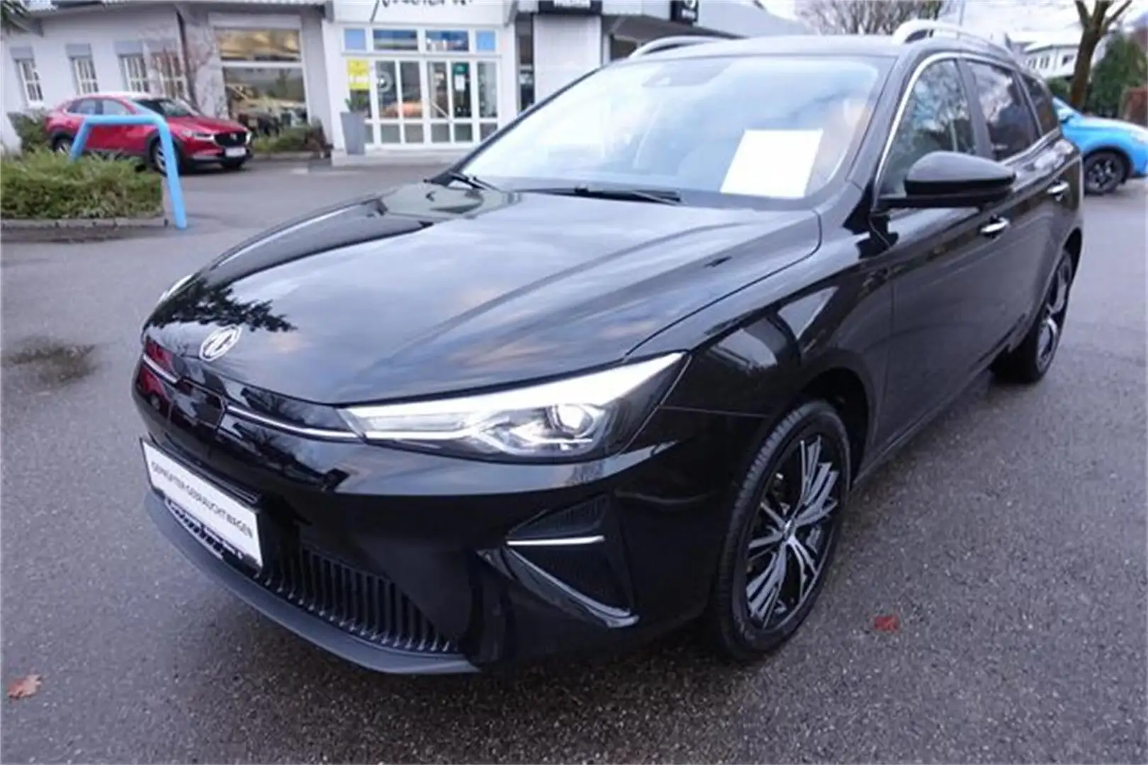 MG MG5 5 EV Luxury 61,1 kWh Maximal Reichweite Černá - 1