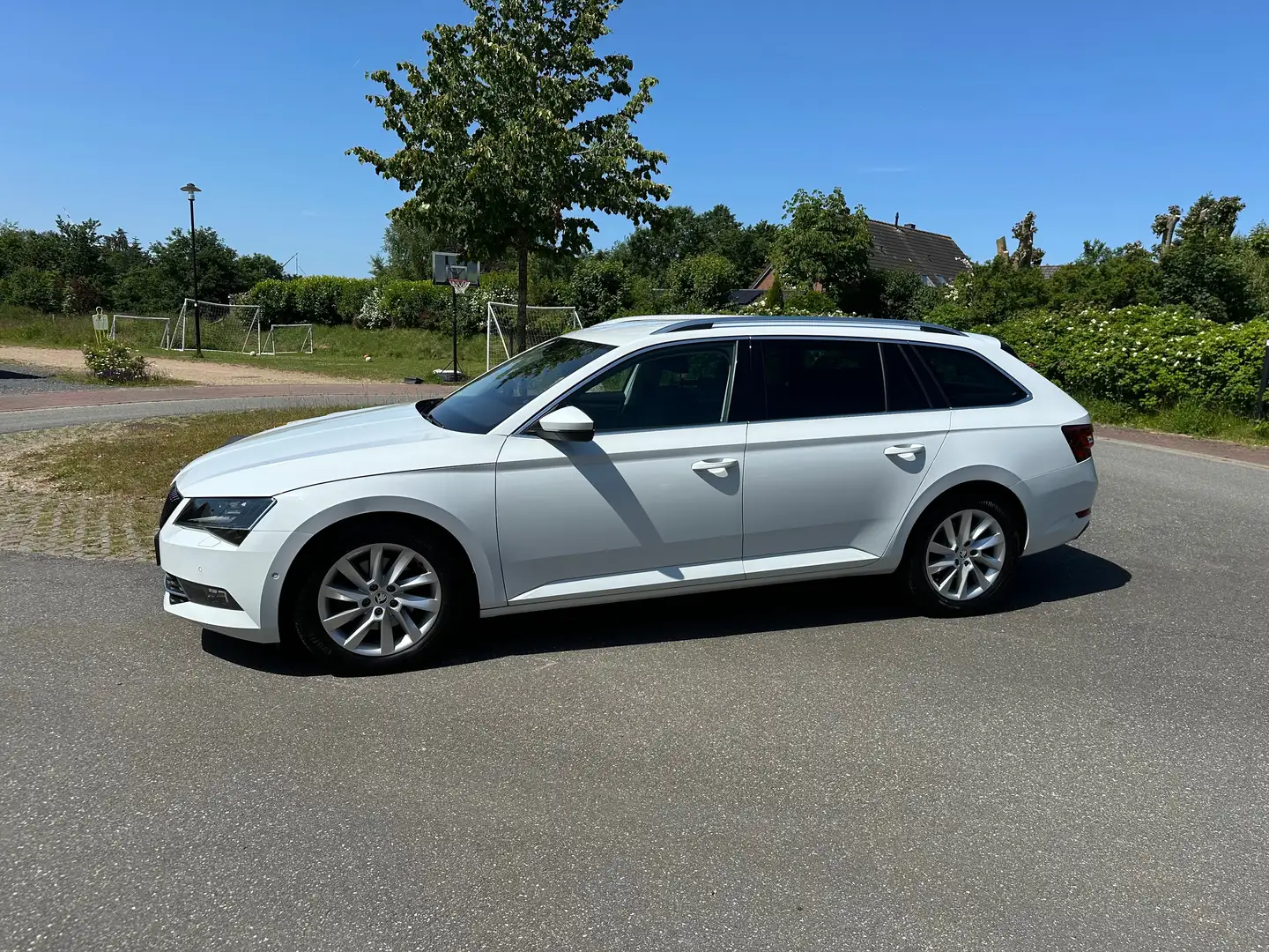 Skoda Superb Superb Combi 1.5 TSI DSGAmbition Weiß - 1