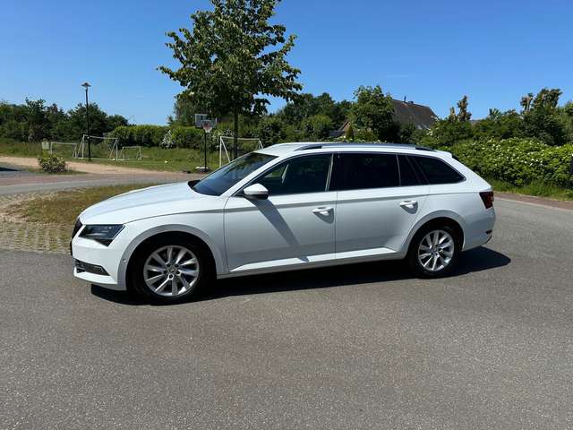 Imagine Skoda Superb Superb Combi 1.5 TSI DSGAmbition