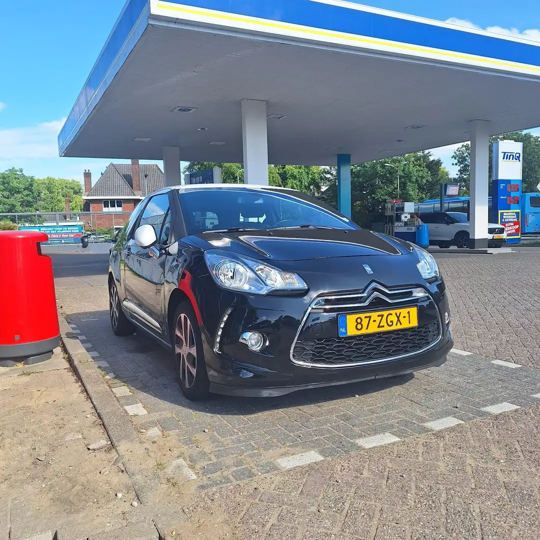 Citroen DS3 1.2 VTi Chic Zwart - 1