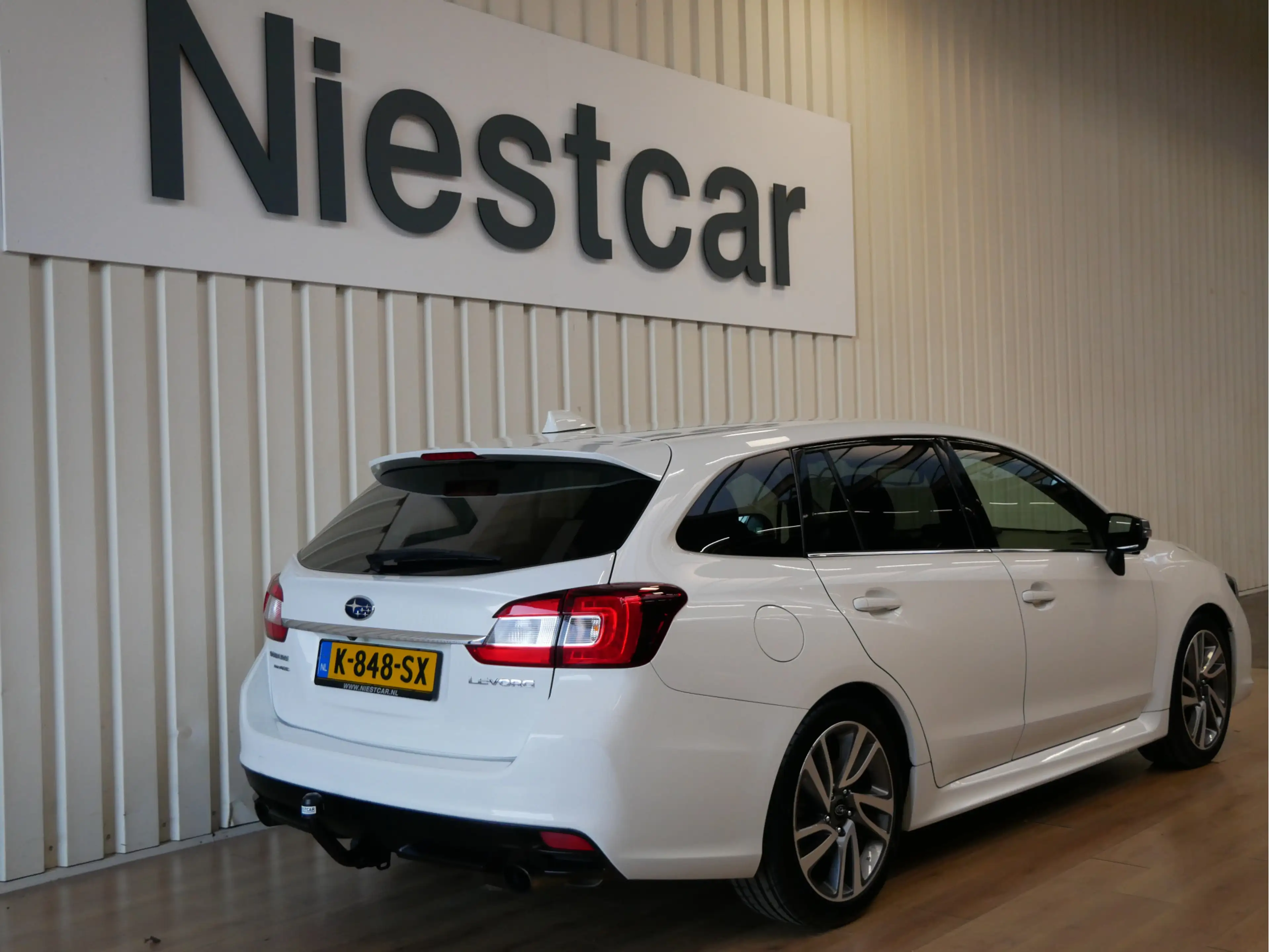 Subaru Levorg Premium met Eye-Sight en trekhaak — photo 3