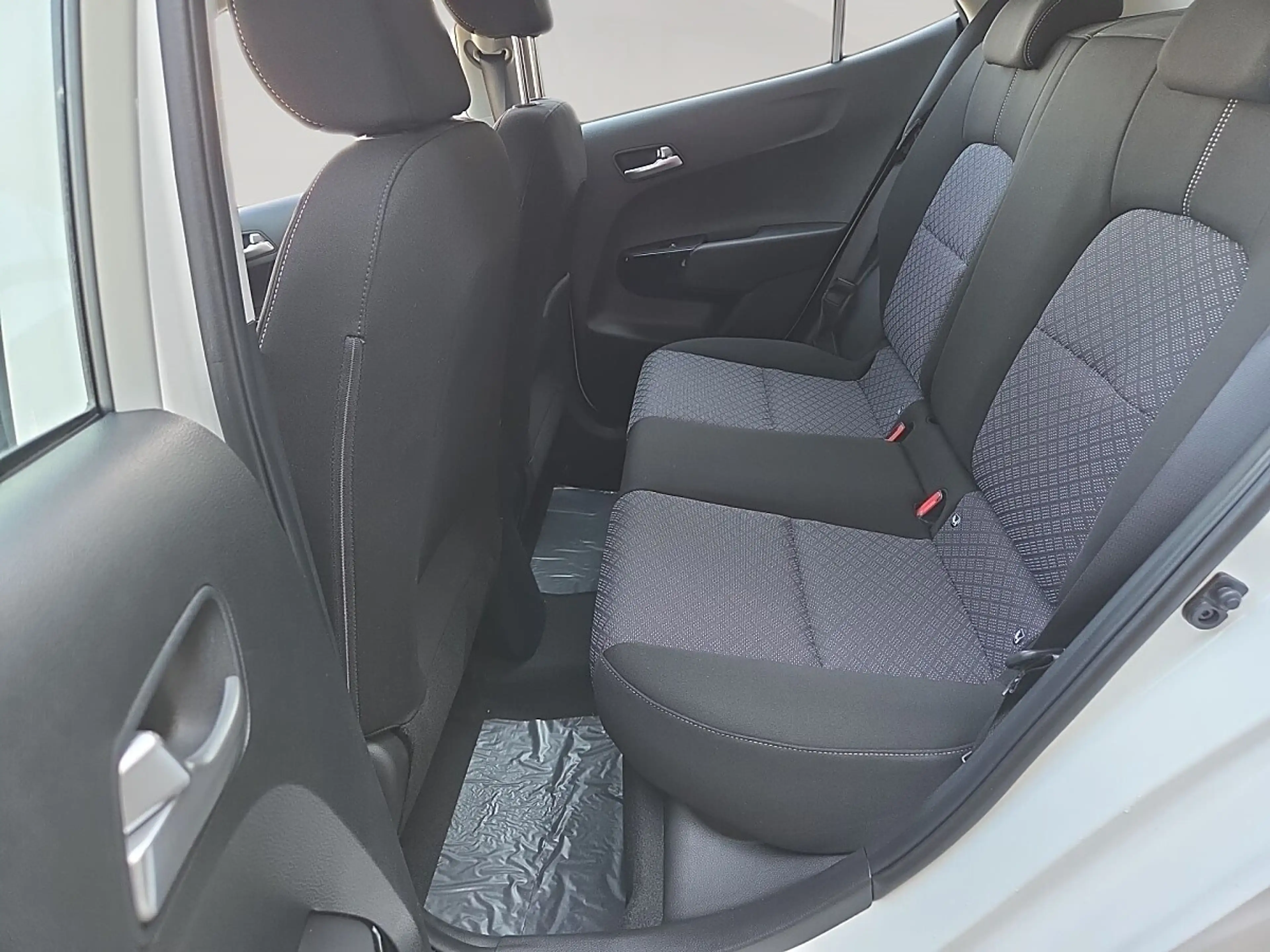 Kia Picanto 1,0 GDI Silber 4 Stz. — photo 12