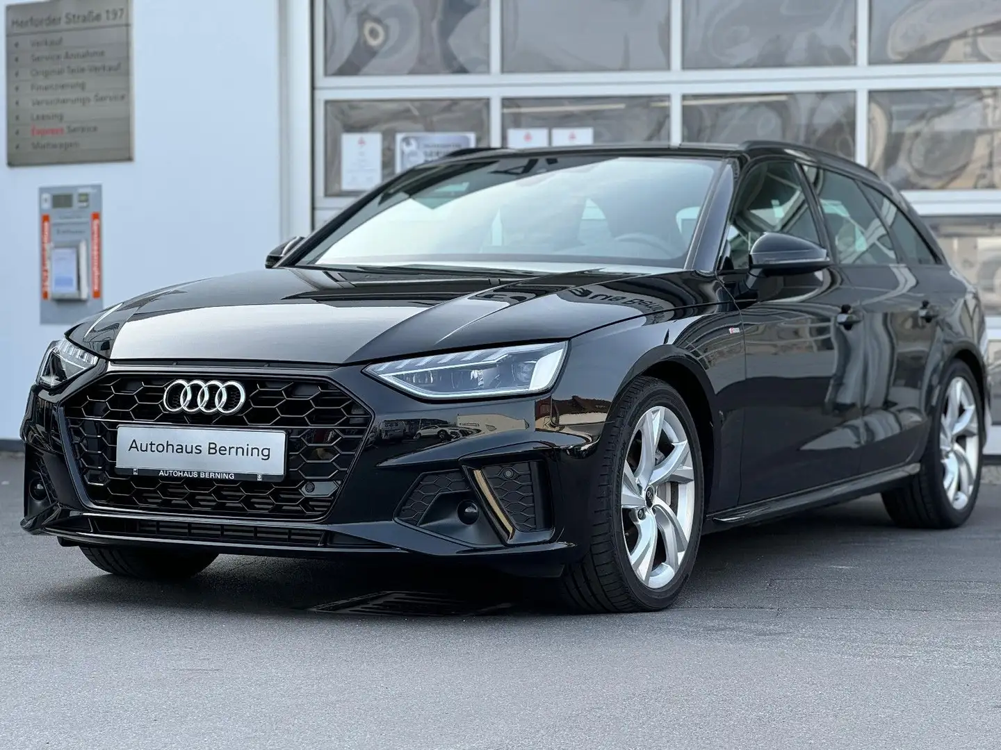 Audi A4 AVANT 40TFSI S LINE VIRTUAL KAMERA MASSAG ACC Fekete - 2