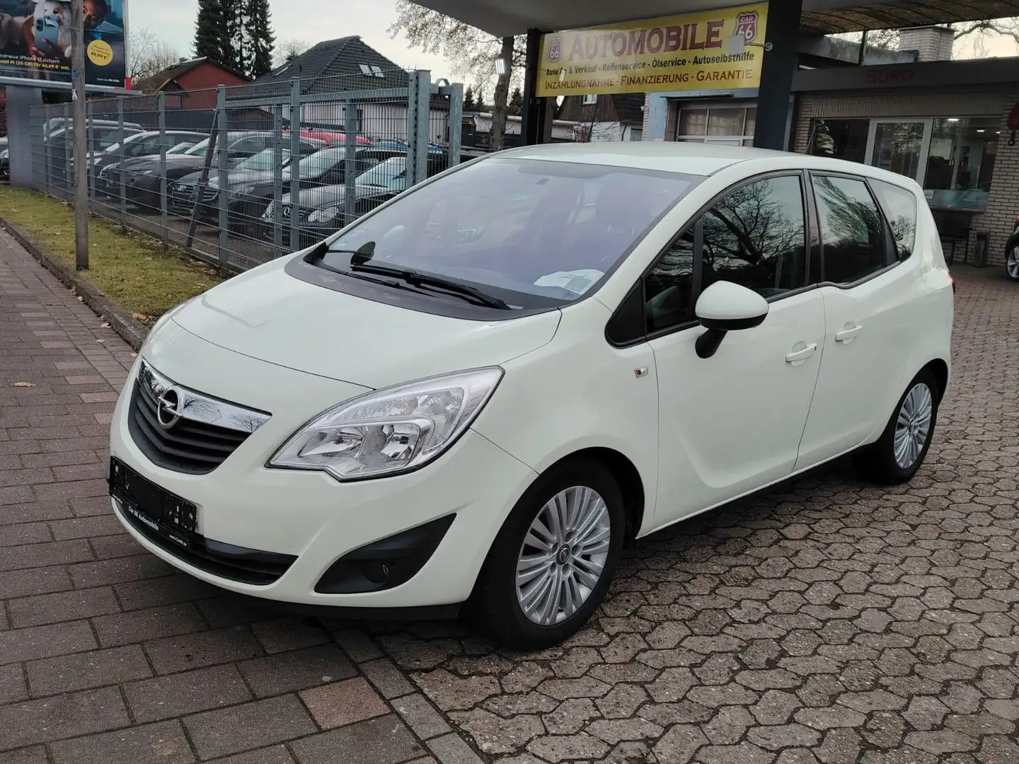 Opel Meriva B Active / Weiß - 1