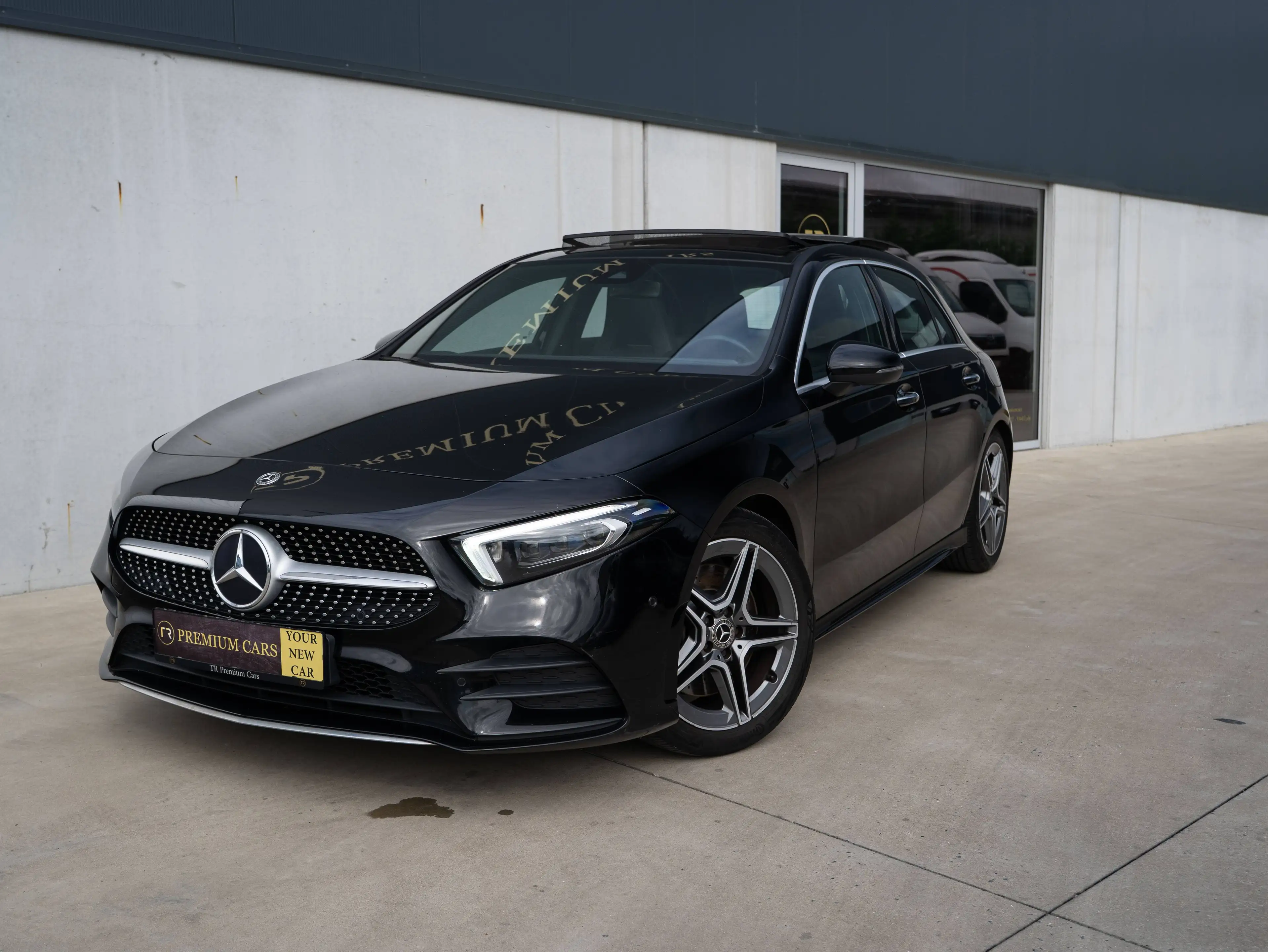 Mercedes-Benz A 250 4-Matic l AMG Line l Pano l Keyless l LED Dynamic l Sfeerverlichting — photo 2