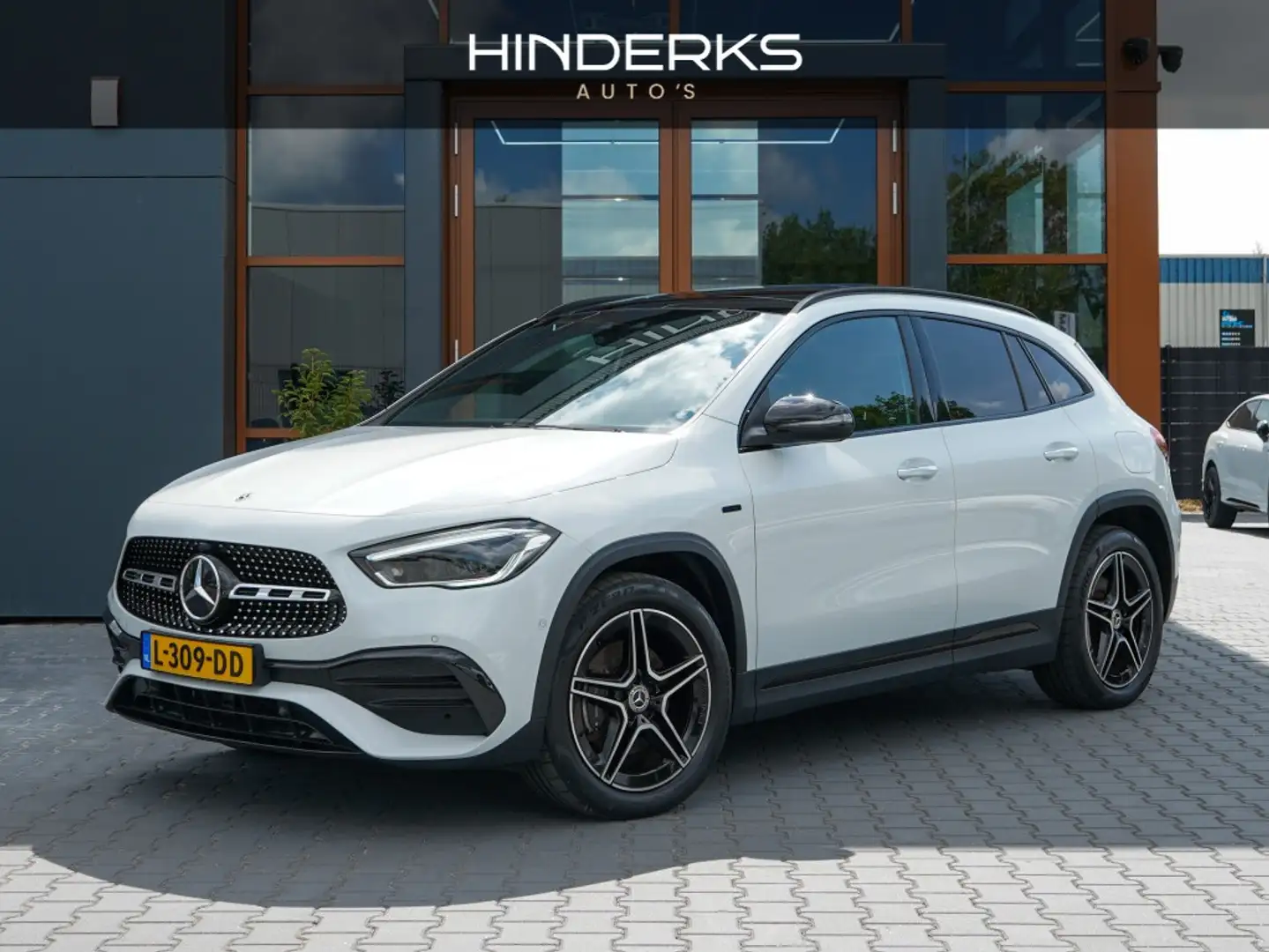 Mercedes-Benz GLA 250 e BnsSol AMG Ltd | Pano | Trekhaak | Memory | Mult Blanc - 1