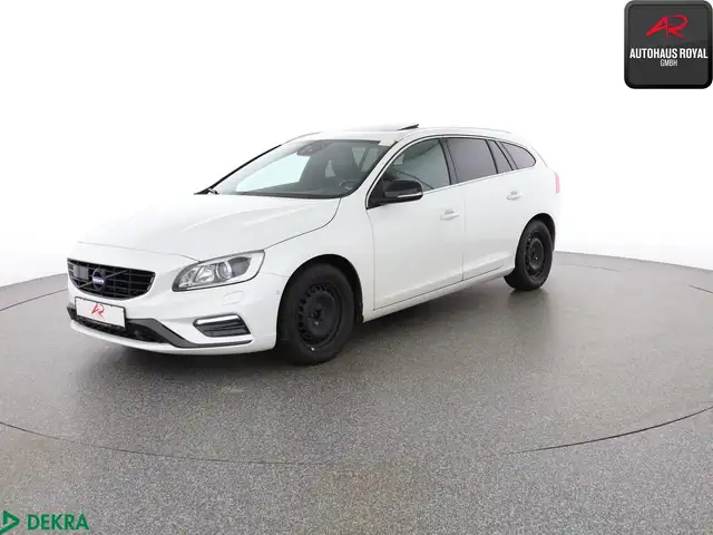 Volvo D5 R DESIGN GLASDACH,TOTWINKEL,ACC,XENON