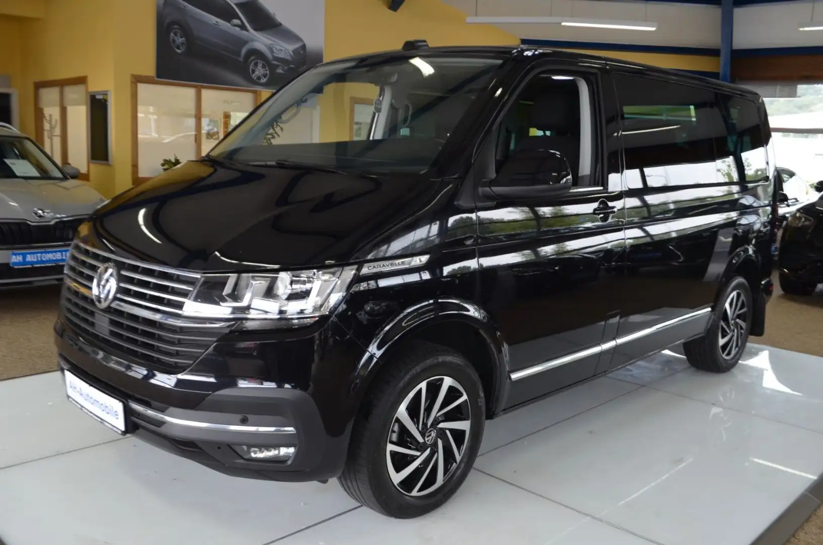 Volkswagen T6 Caravelle T6.1 Caravelle NAVIGATION / 7.SITZER / PDC Negru - 1