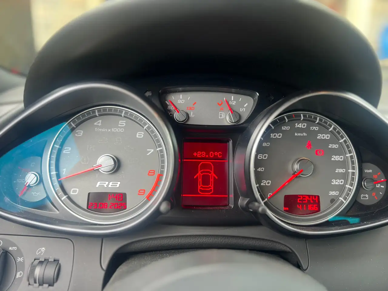 Audi R8 снимка Audi R8
