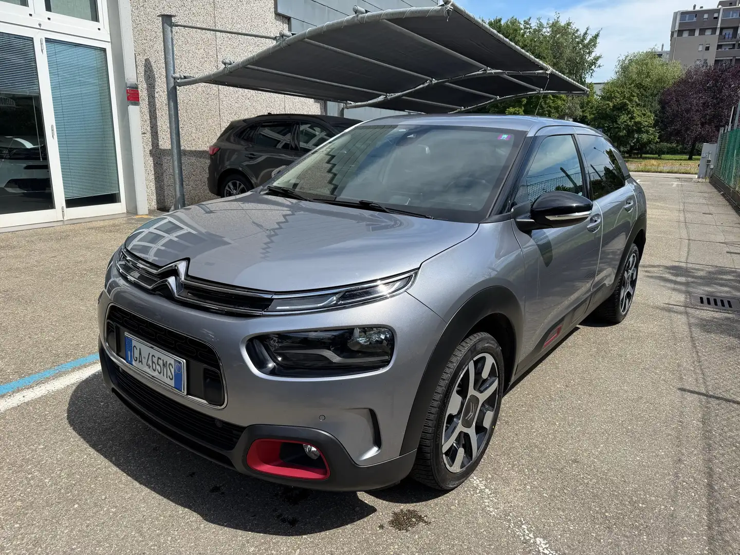 Citroen C4 Cactus 1.2 puretech Shine 110CV NAVI+RETR. Gris - 1