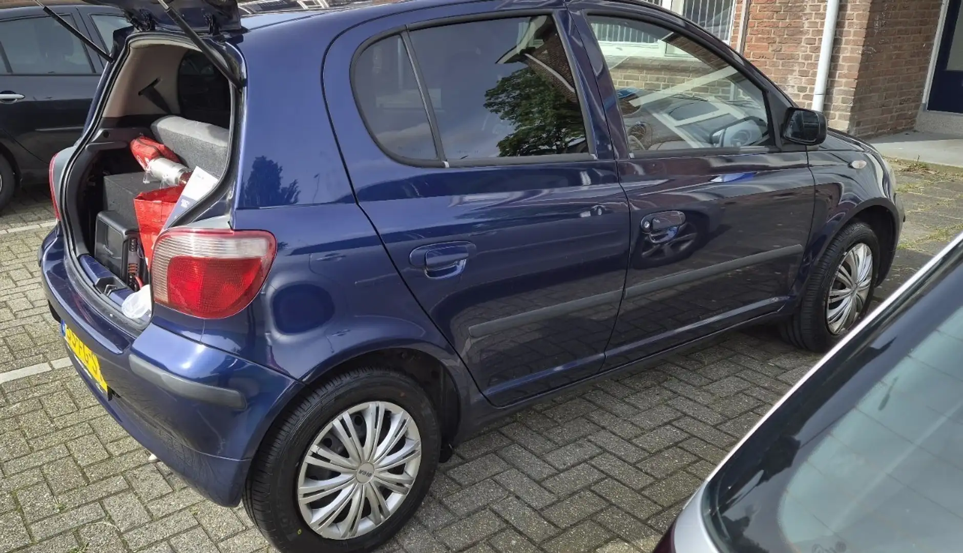 Toyota Yaris 1.3-16V VVT-i Luna Bleu - 1